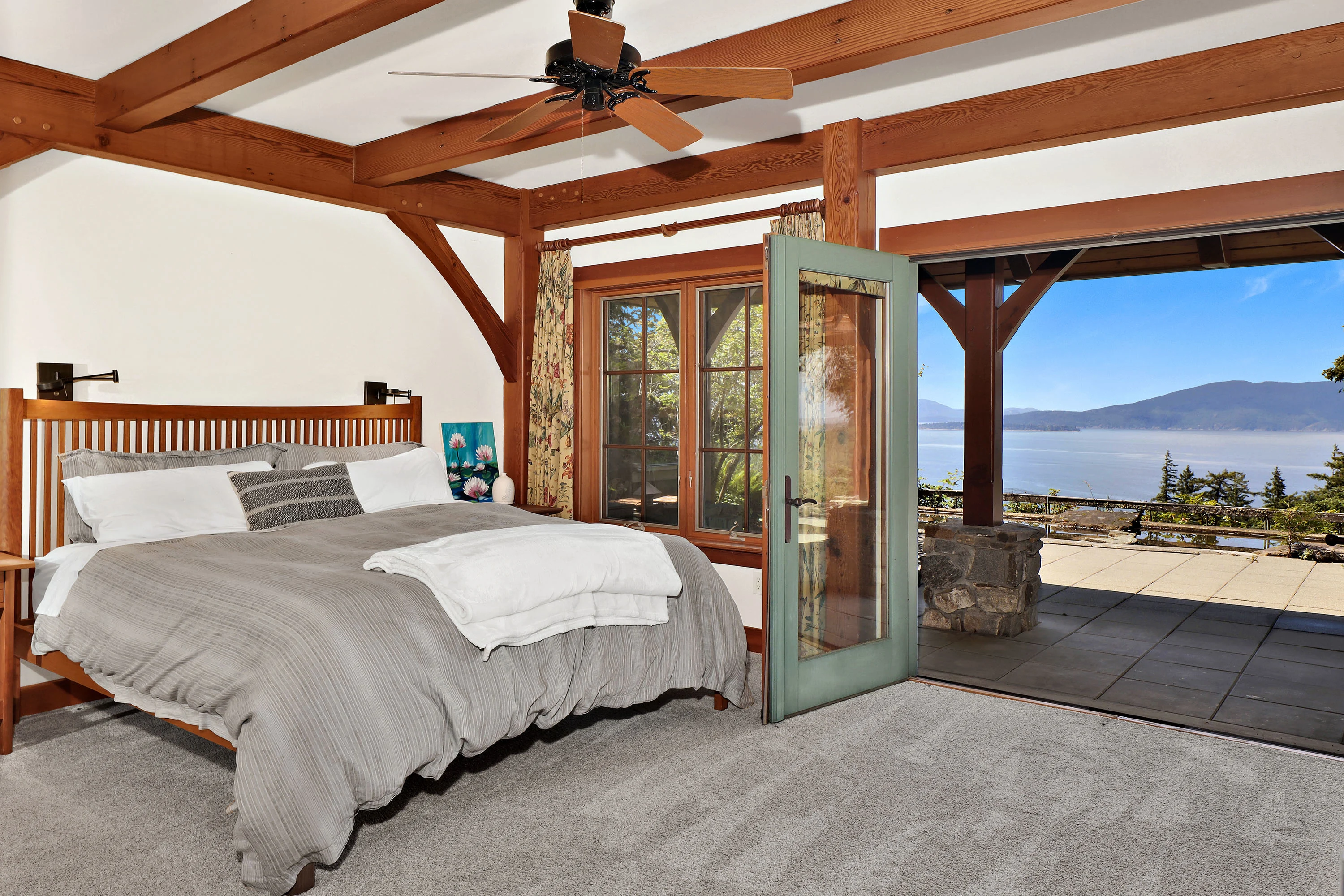 1401 Chuckanut Crest Drive, Bellingham, Near Seattle, Washington 98229 - 1401_Chuckanut_Crest_Drive_18_axbtfb