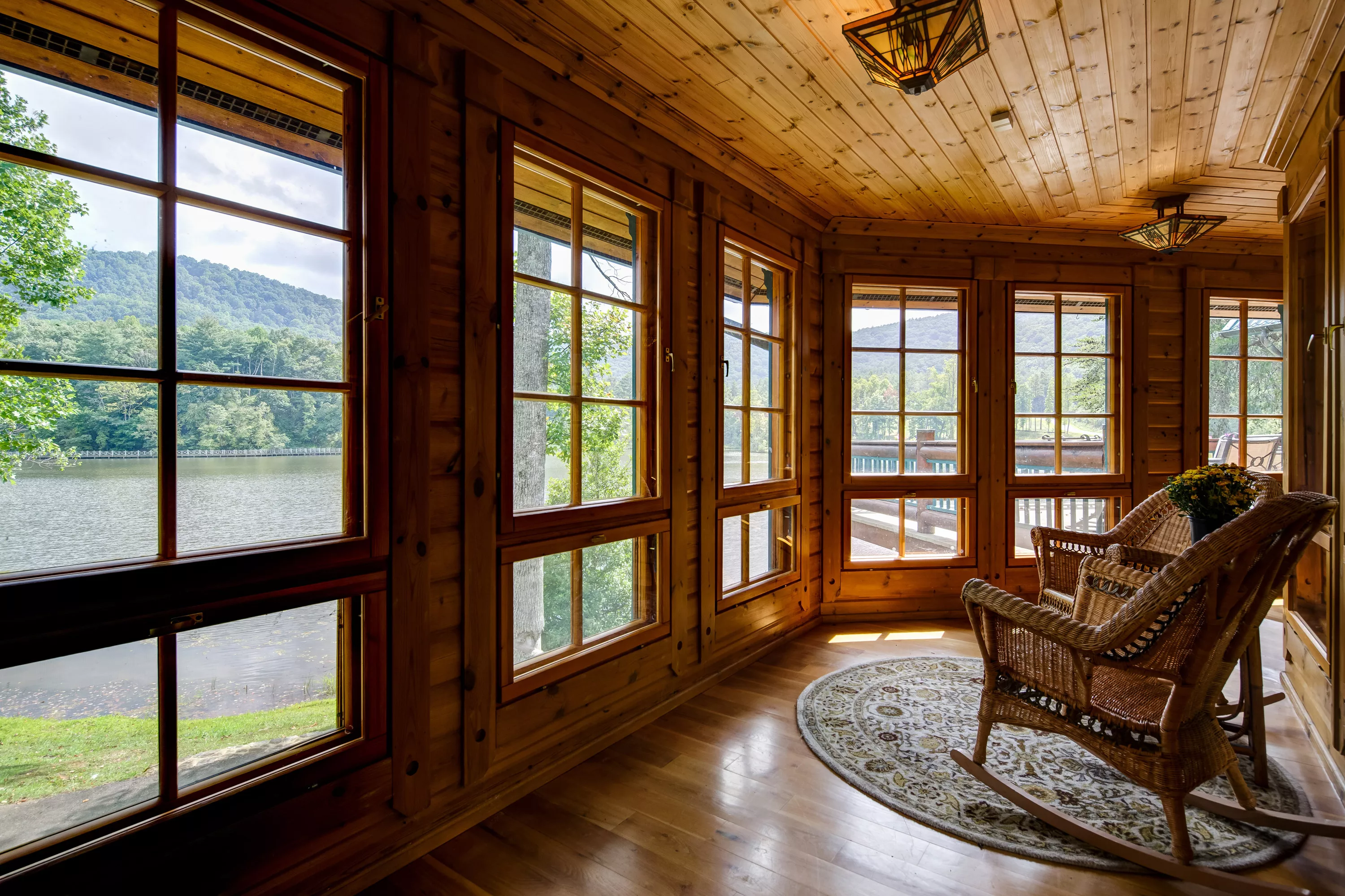 275 Kennemur Road, Historic Ellijay, Georgia 30536 - falling-waters-mountain-lodge-275-kennemur-rd-luxury-real-estate-21_sffvcb