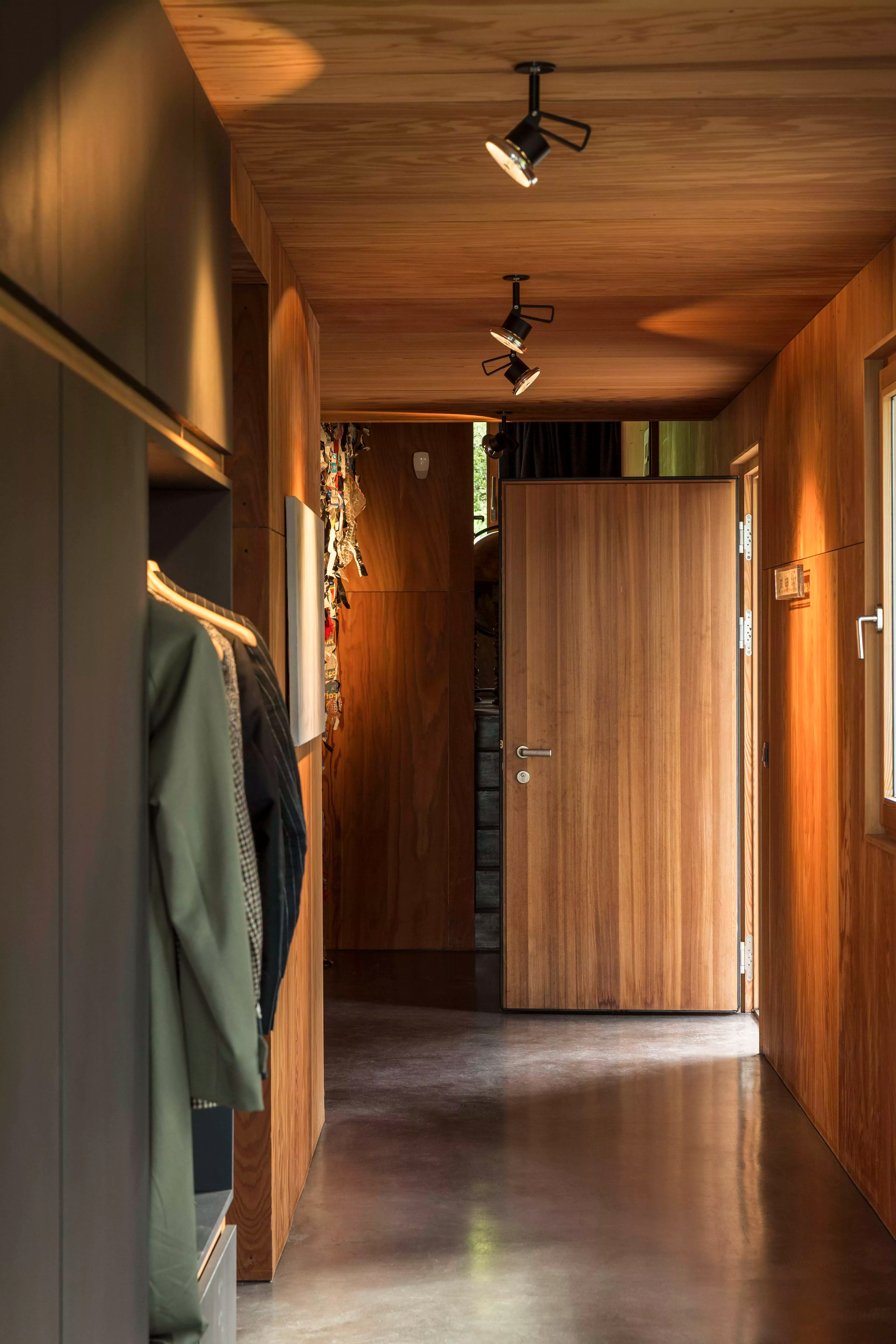 26, Avenue du General Leclerc, Near Evian, Auvergne-Rhône-Alpes 74200, France - casa-26-france19_vthqgg