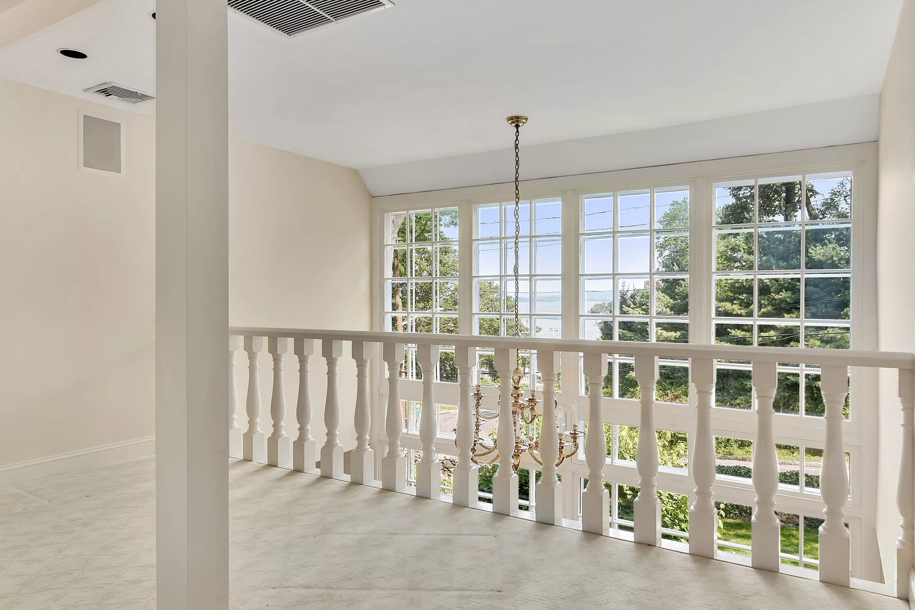 100 Scarborough Station Road, Briarcliff Manor, New York 10510 - O_8AA0D3DC4530498FA3B7F7779DF29358_330035_9_1_ugrblr