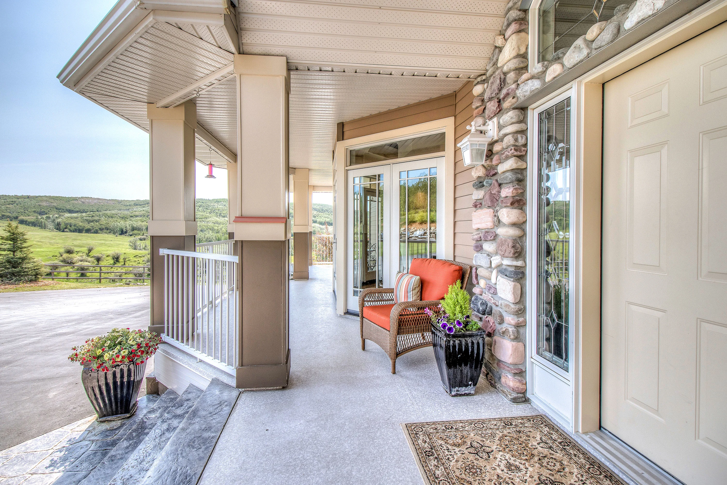 290156 160 Street W, Near Calgary, Alberta T2J 2P9, Canada - 290156-160-street-rural-foothills-county-alberta-canada04_hbhyks