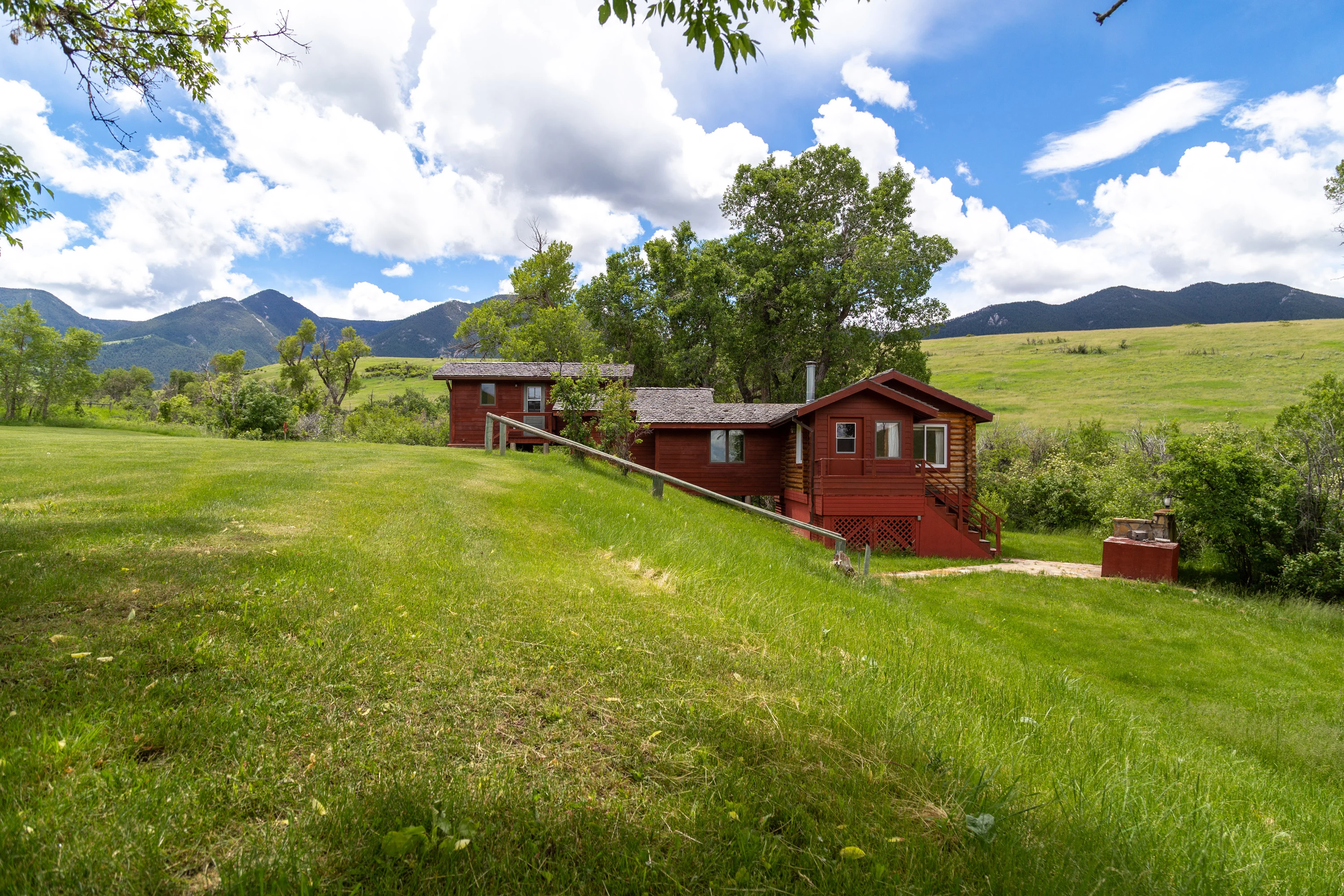 43 Rapid Creek Road, Sheridan, Wyoming 82801 - holy-cow-ranch-43-rapid-creek-road-sheridan-wyoming73_qhctxj