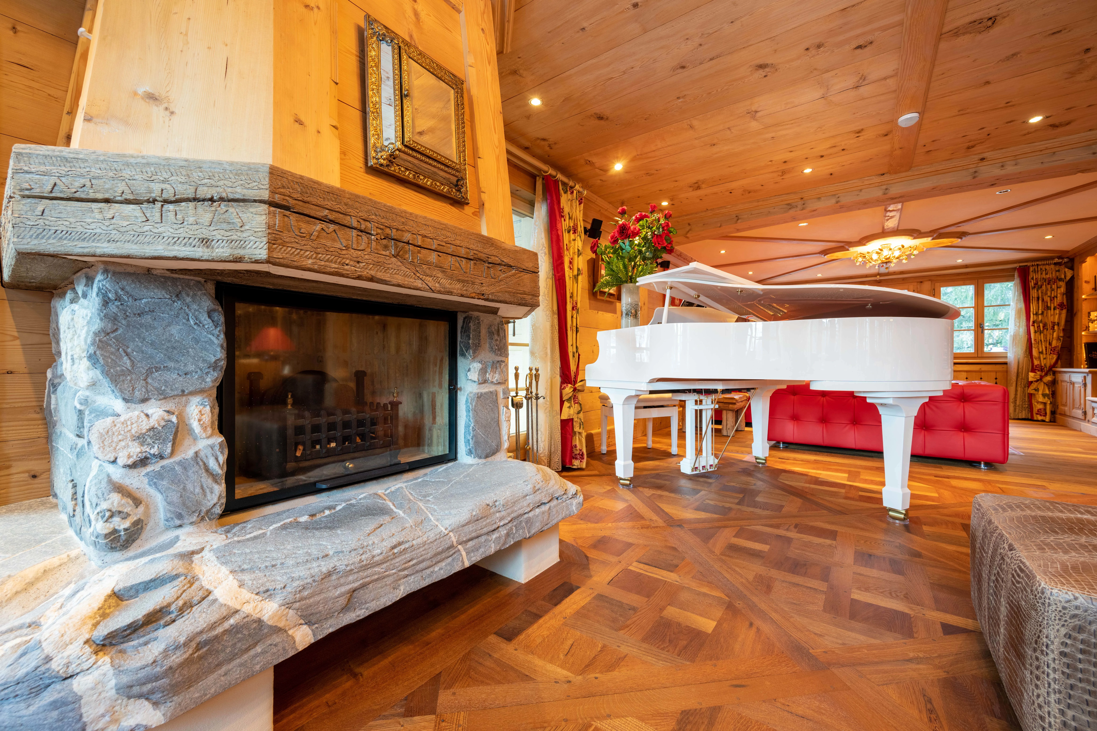 Gsteigstrasse 134, Gstaad, Bern 3783, Switzerland - grund-bei-gstaad-switzerland_06_xc5tjc