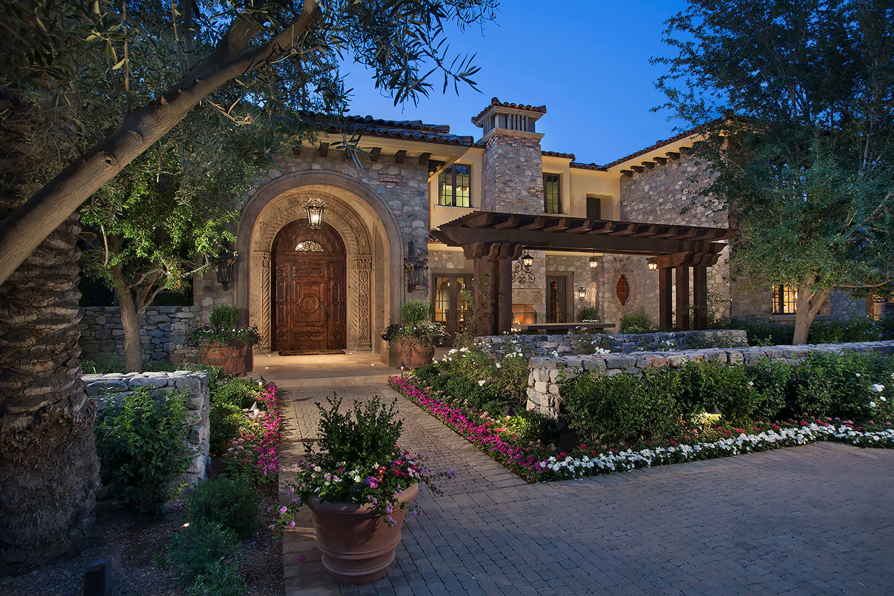 8055 North Mummy Mountain Road, Paradise Valley, Arizona 85253 - 8055-north-mummy-mountain-road-paradise-valley-arizona02_ajvpxy