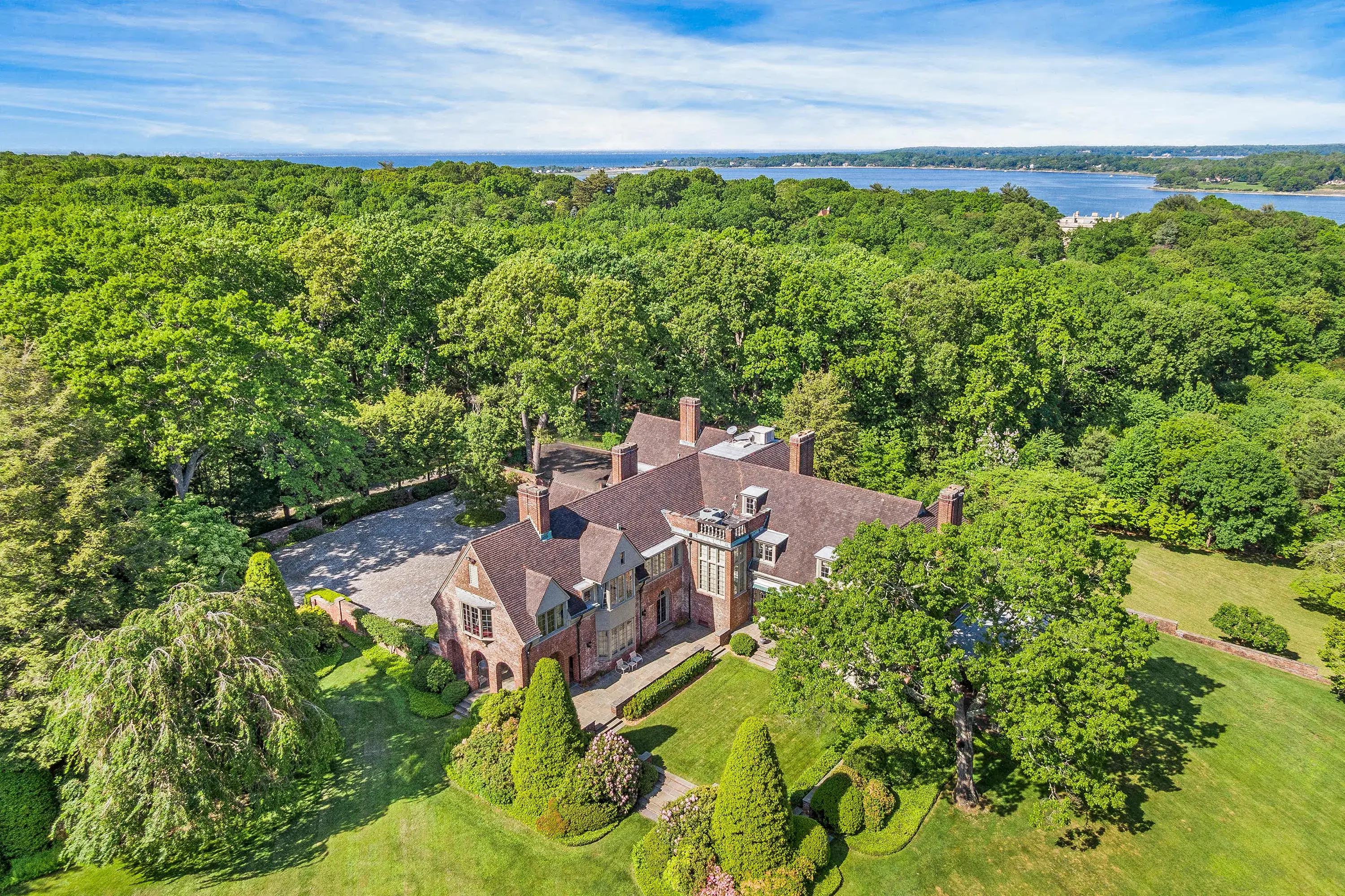 222 Cleft Road, Mill Neck, Gold Coast, New York 11765 - laurel-hill-222-cleft-road-mill-neck-new-york01_gykhu6