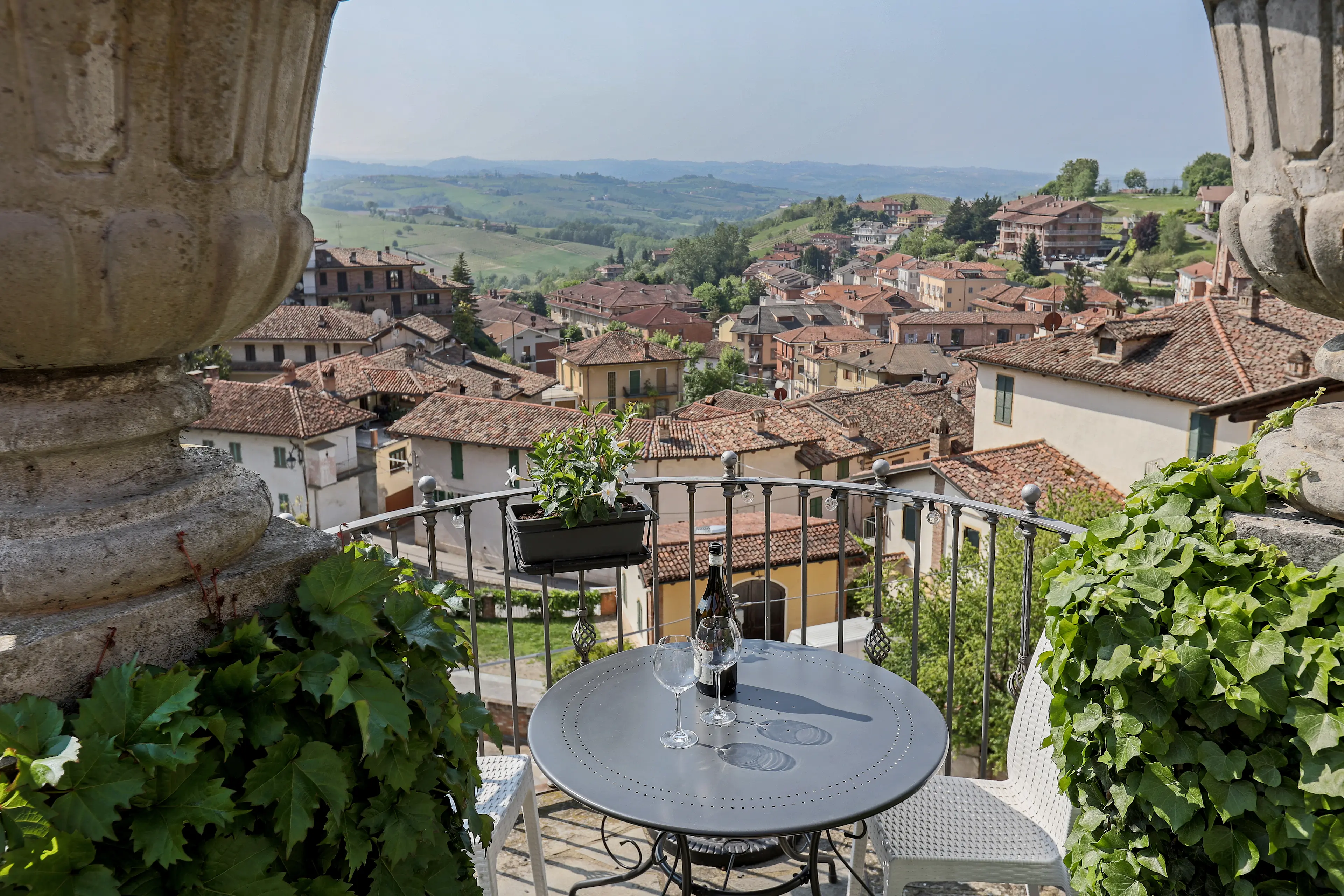 Palazzo Martinengo, Via Cavour 10 , & 10A, & 12, Monforte d'Alba, Barolo, 12065 Italy