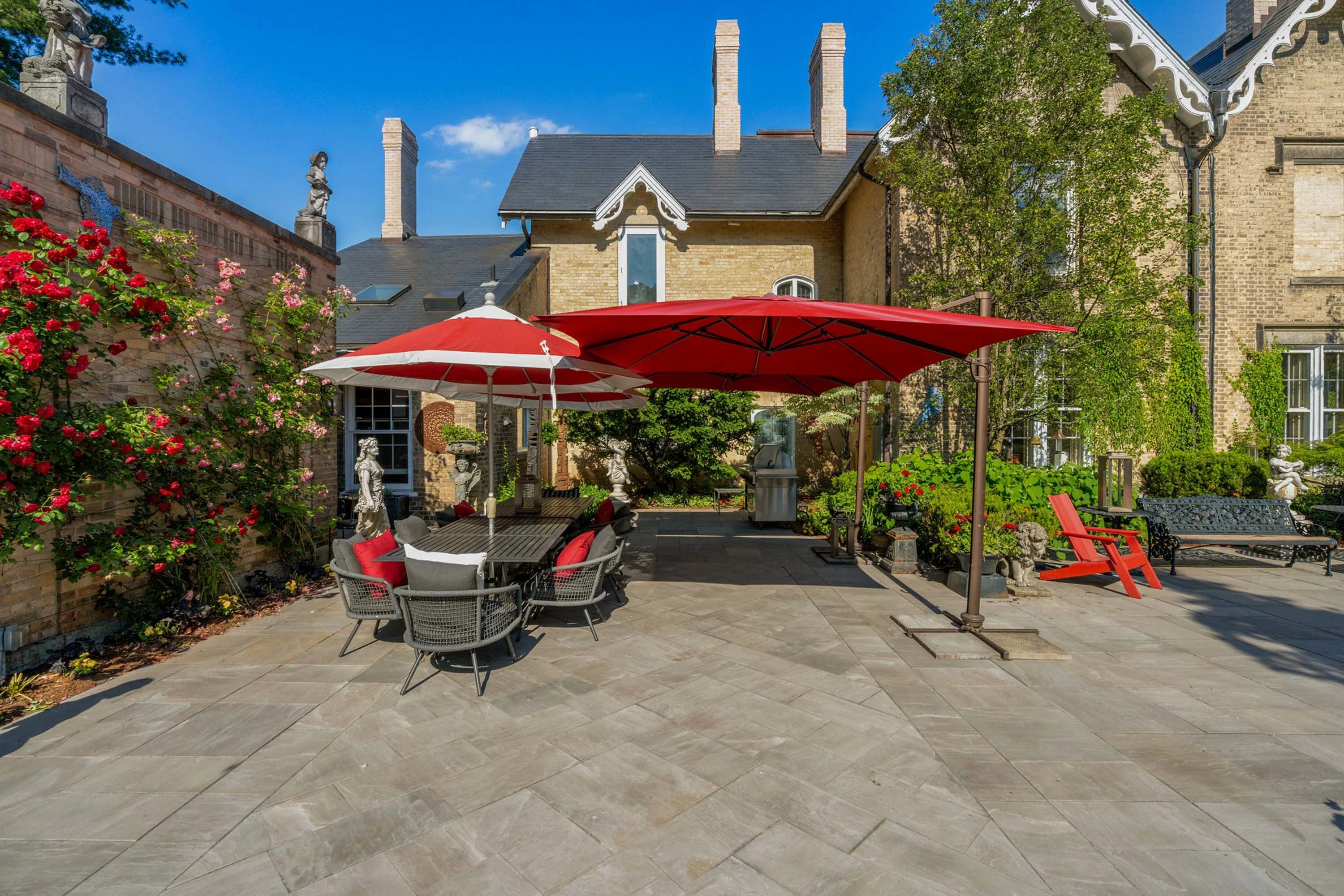 1 Banfield Street, Paris, Near Toronto, Ontario N3L2N3, Canada - 7_-_22-web-or-mls-ARW06918_tbtz2p