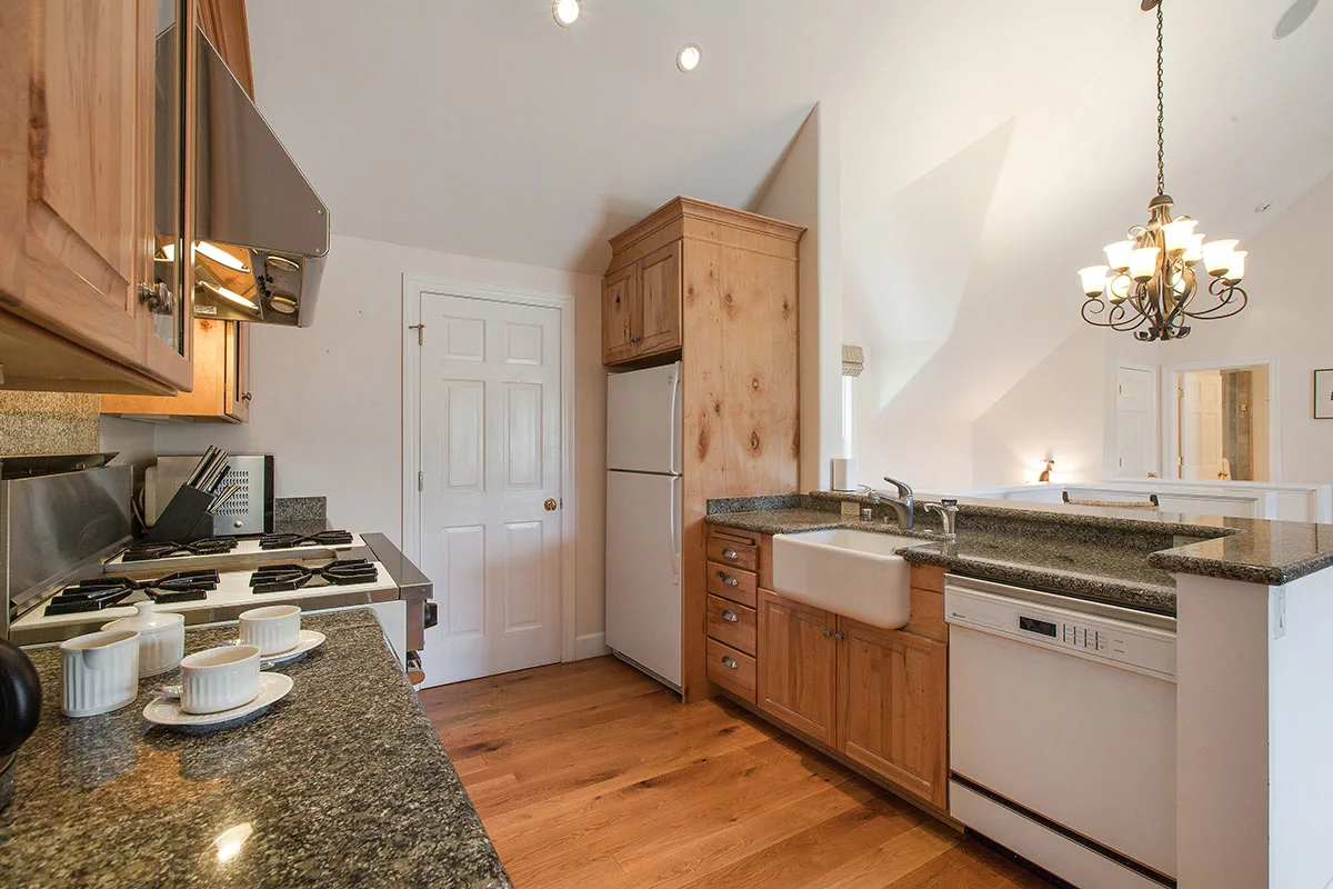 2618 & 2620 Silverado Trail North, Saint Helena, California 94574 - St-Hel-CA21_mtnel8