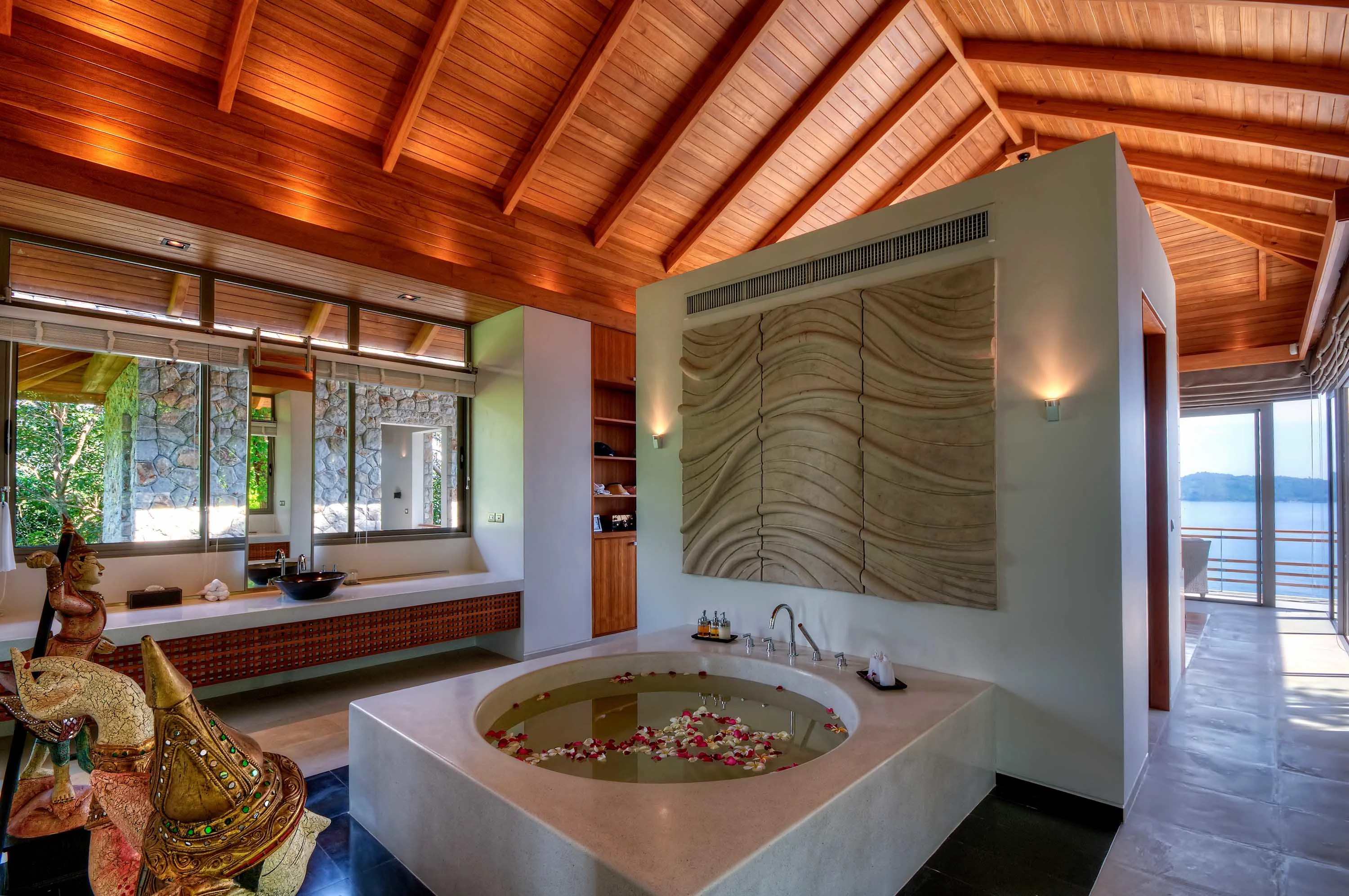 Jomchang Estate, 28/11 Moo 6, Nakalay Rd, Kamala, Phuket, Phuket 83120, Thailand - thailand_villa_wang_nam_jai_31_htgh92