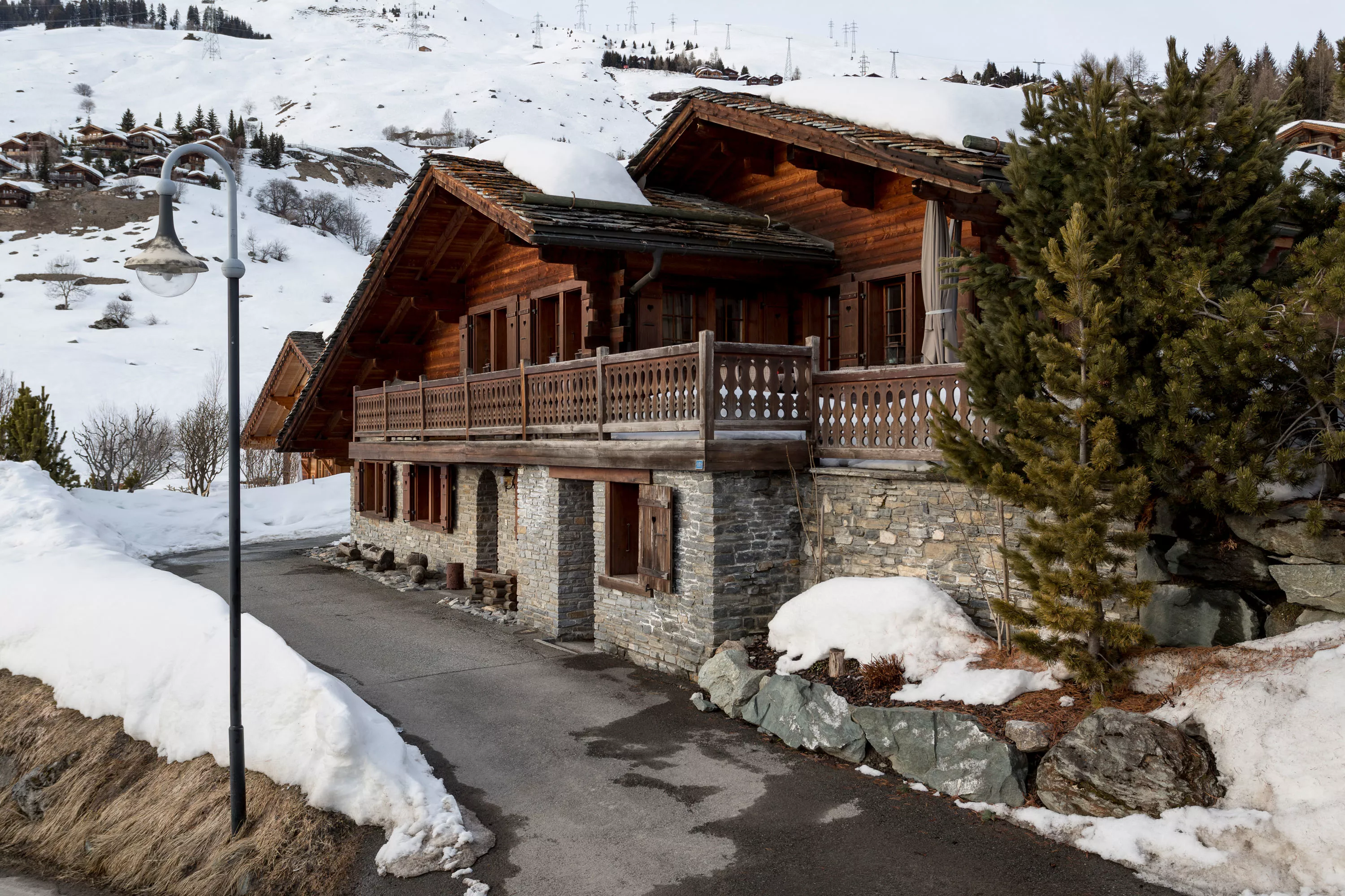 Chemin de Plan Pra 101, Verbier, Swiss Alps , Switzerland - chemin_de_plan_pra_101_verbier_switzerland_06_exyubp