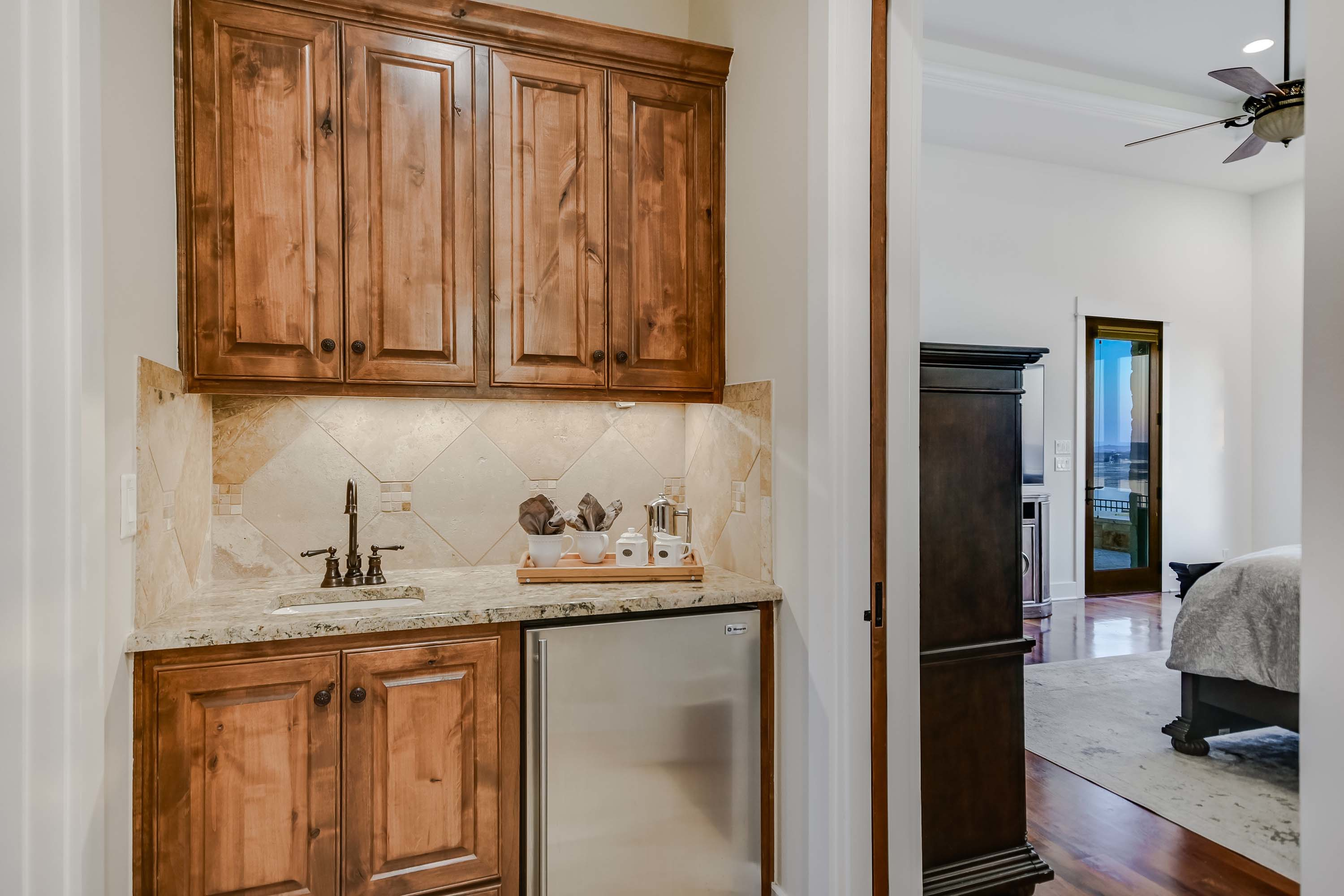 17 6504 Lantern View Dr - Luxury Real Estate - Concierge Auctions