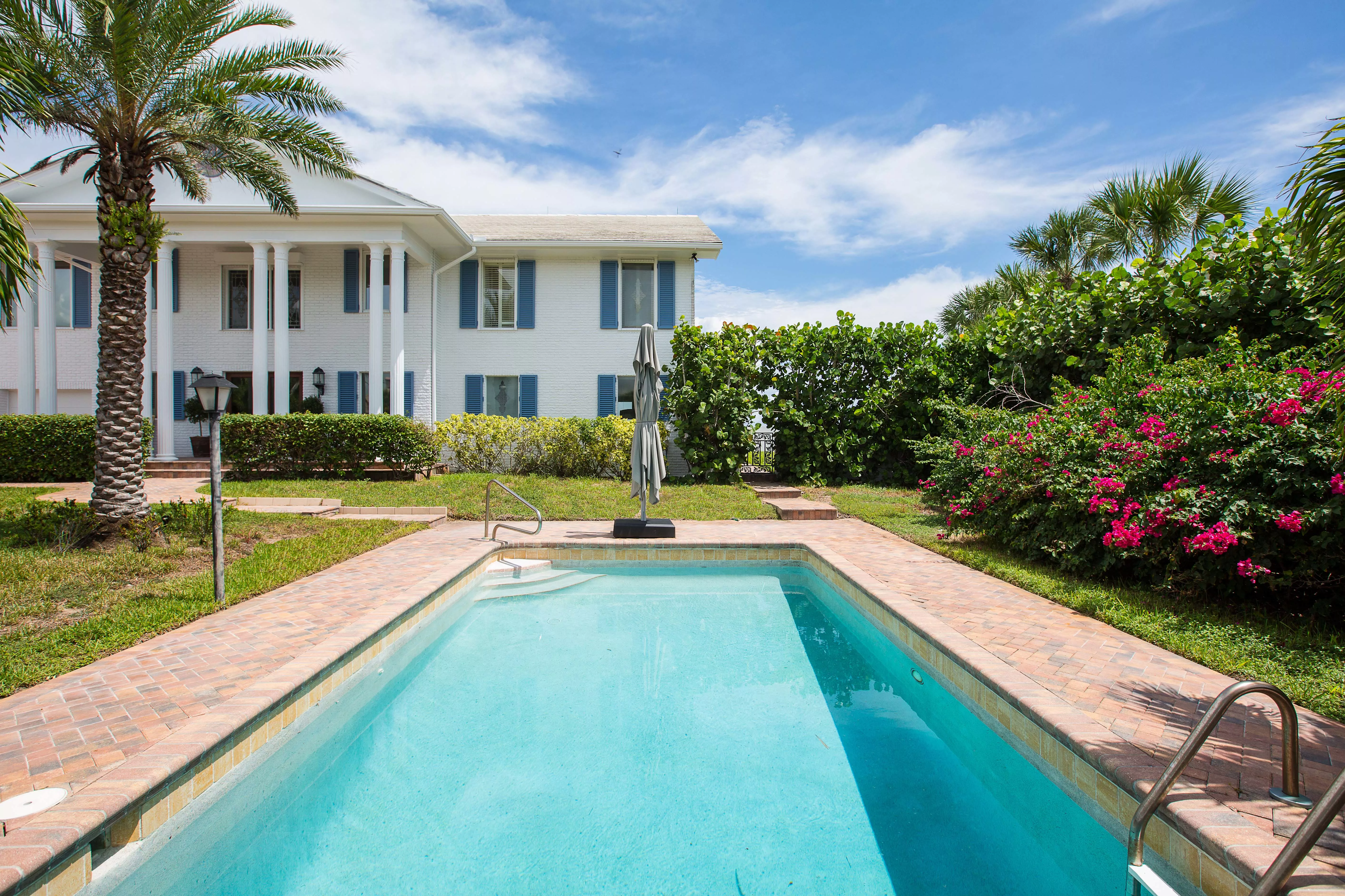 908 Holoma Drive, Vero Beach, Florida 32963 - 908-holoma-drive-vero-beach-florida04_yoflhs