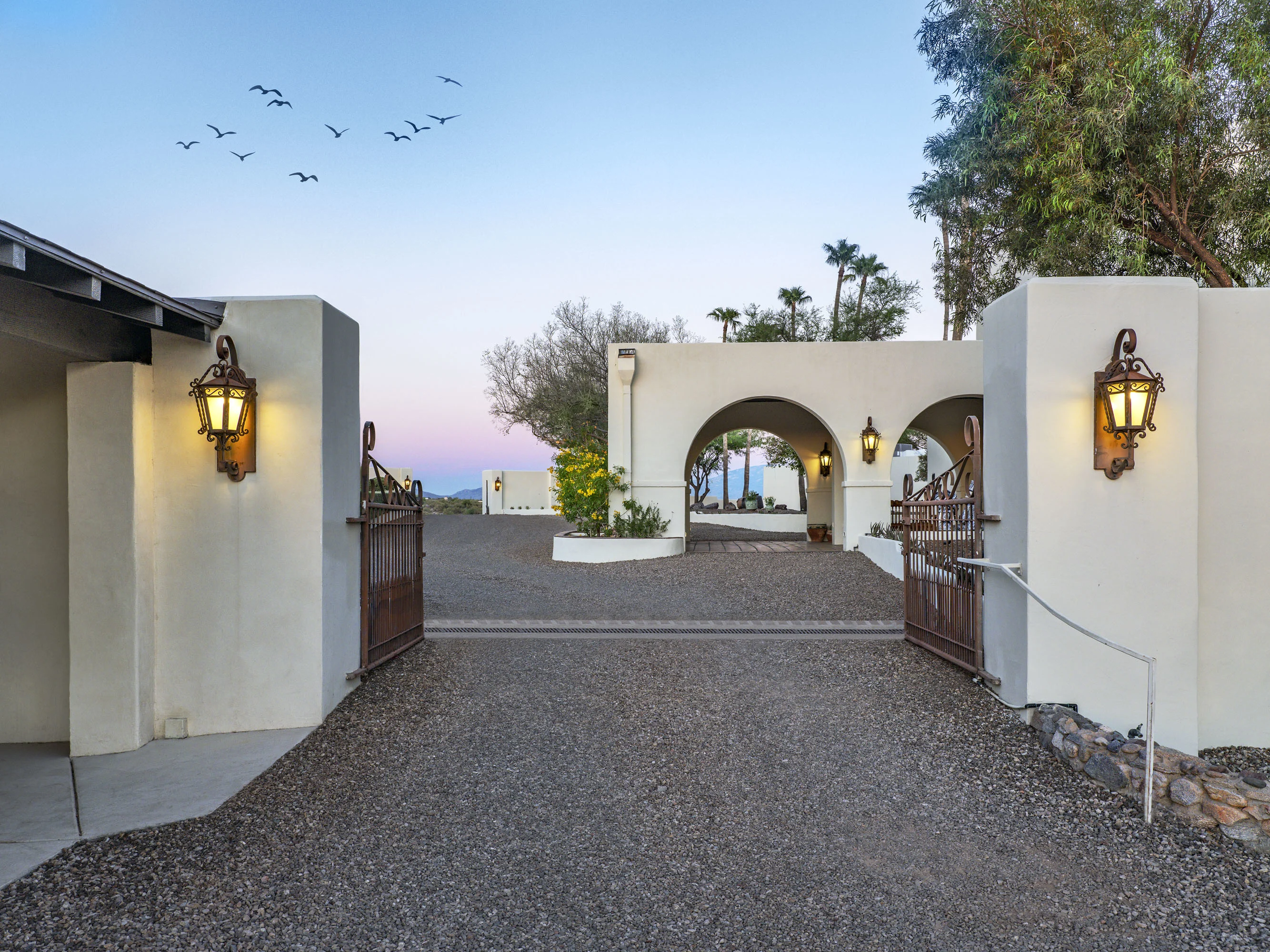 5201 North Hacienda Del Sol Road, Tucson, Arizona 85718