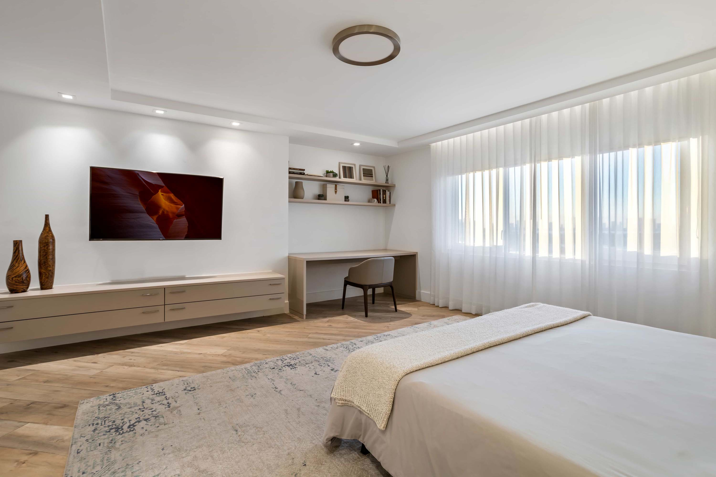 16 2301 Collins Ave Apt 1432 - Luxury Real Estate - Concierge Auctions