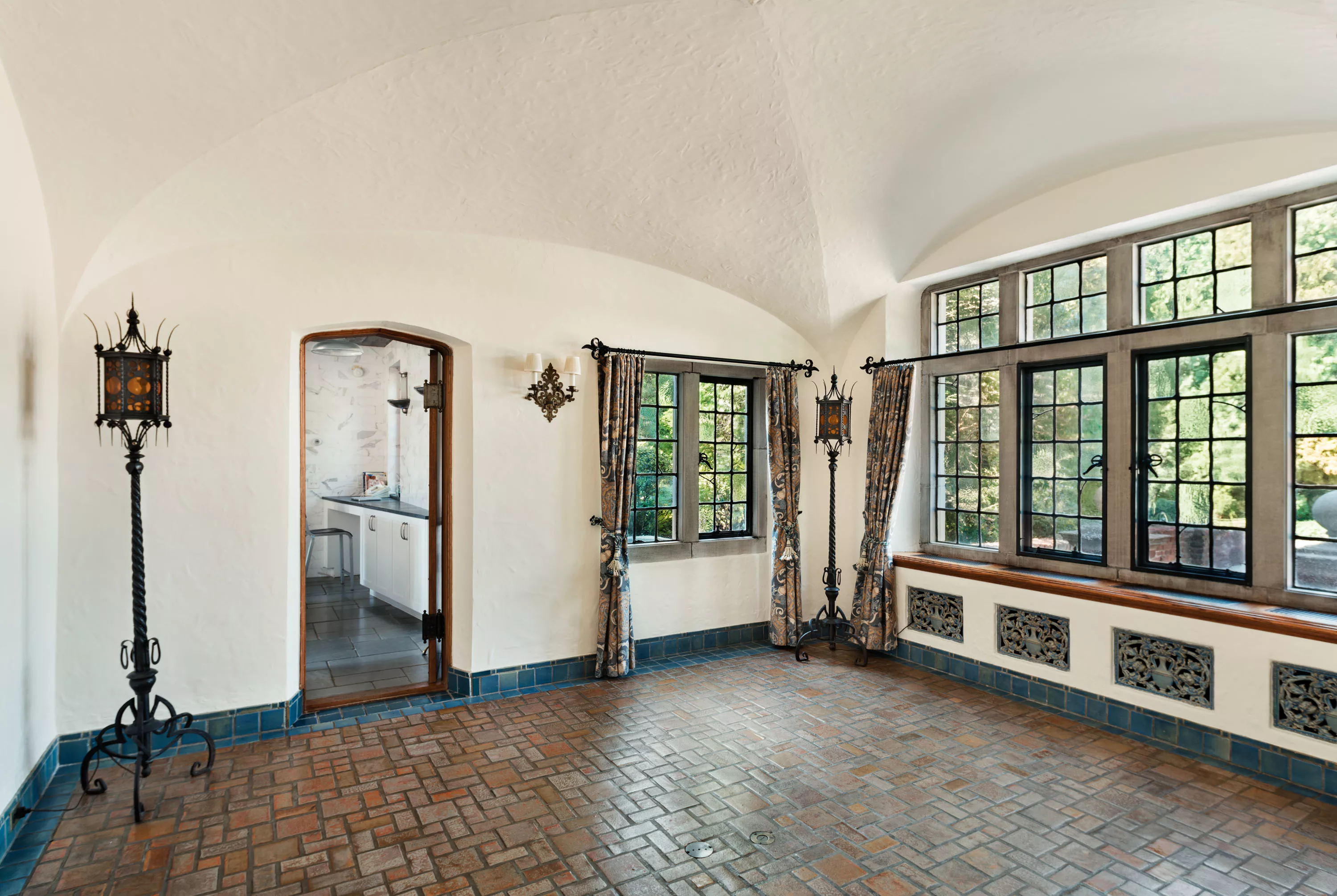 707 Weaver St., Larchmont, New York 10538 - 707-weaver-st-larchomont-ny-14-22-15-03-033_svnbpe