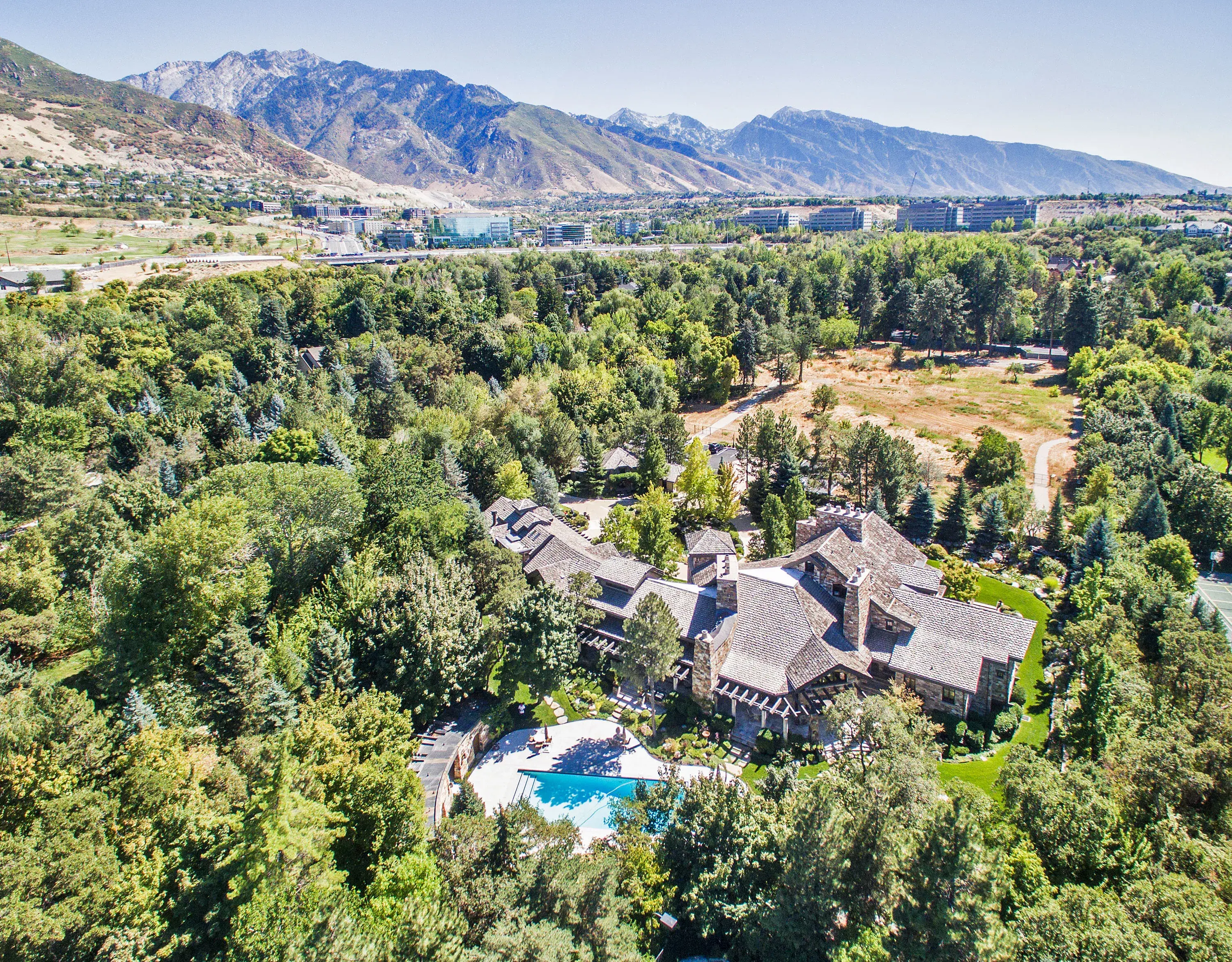 Salt Lake City Estate, Salt Lake City, Utah 84121 - 2750-e-creek-crossing-lane-salt-lake-city-utah_01_xa9uei