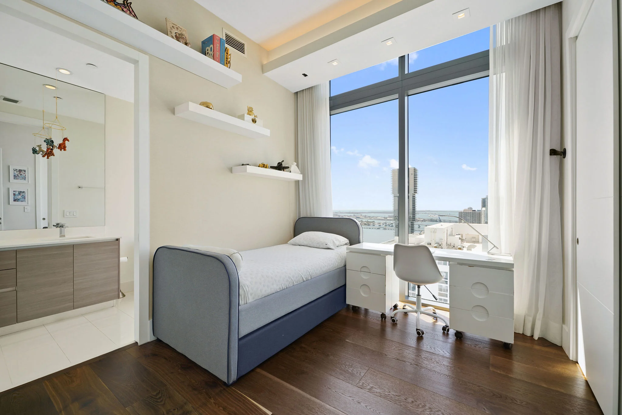 460 NE 28th Street, #4104, Miami, Florida 33137 - 29_-_47__4104_photo_by_MiamiRealEstatePhotographers.com_Neila_Granzoti_Rudden_ypllog