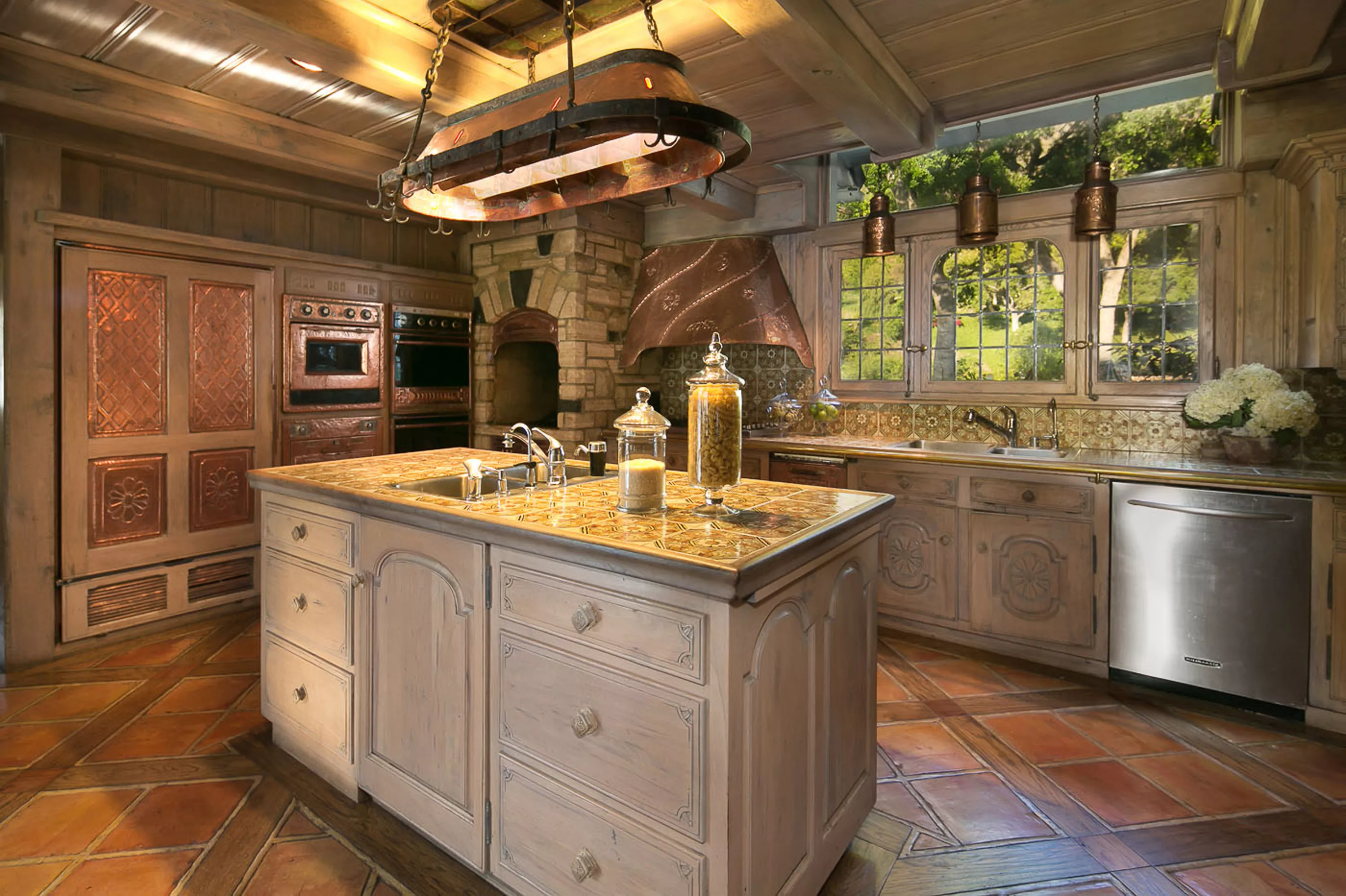 3100 Mandeville Canyon Road, Los Angeles, California 90049 - amber-hills-3100-mandeville-canyon-los-angeles-ca-luxury-real-estate-23_tyeyjp