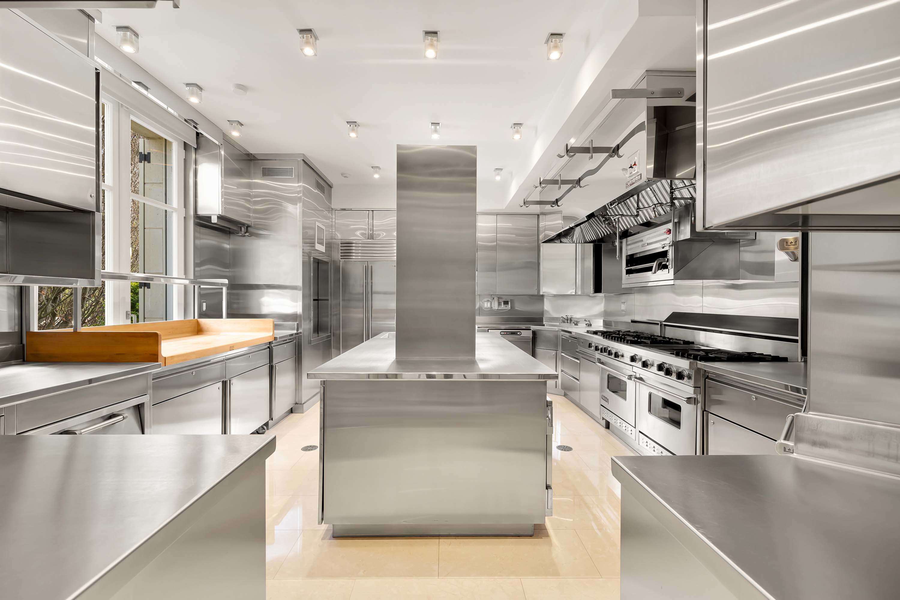 16 11900 River Rd, Potomac, MD 20854 - Luxury Real Estate - Concierge Auctions