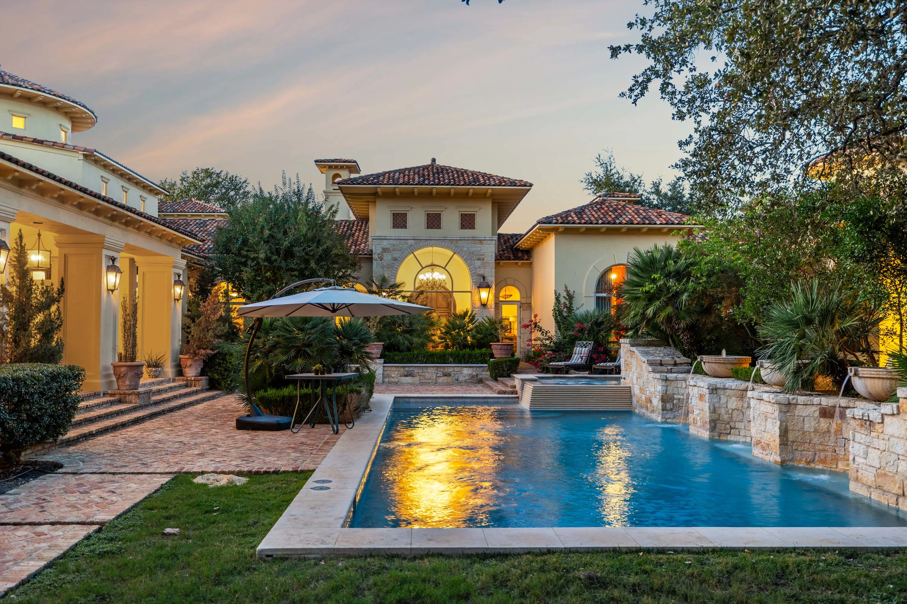 136 S Tower Drive, Hill Country Village, San Antonio Area, Texas