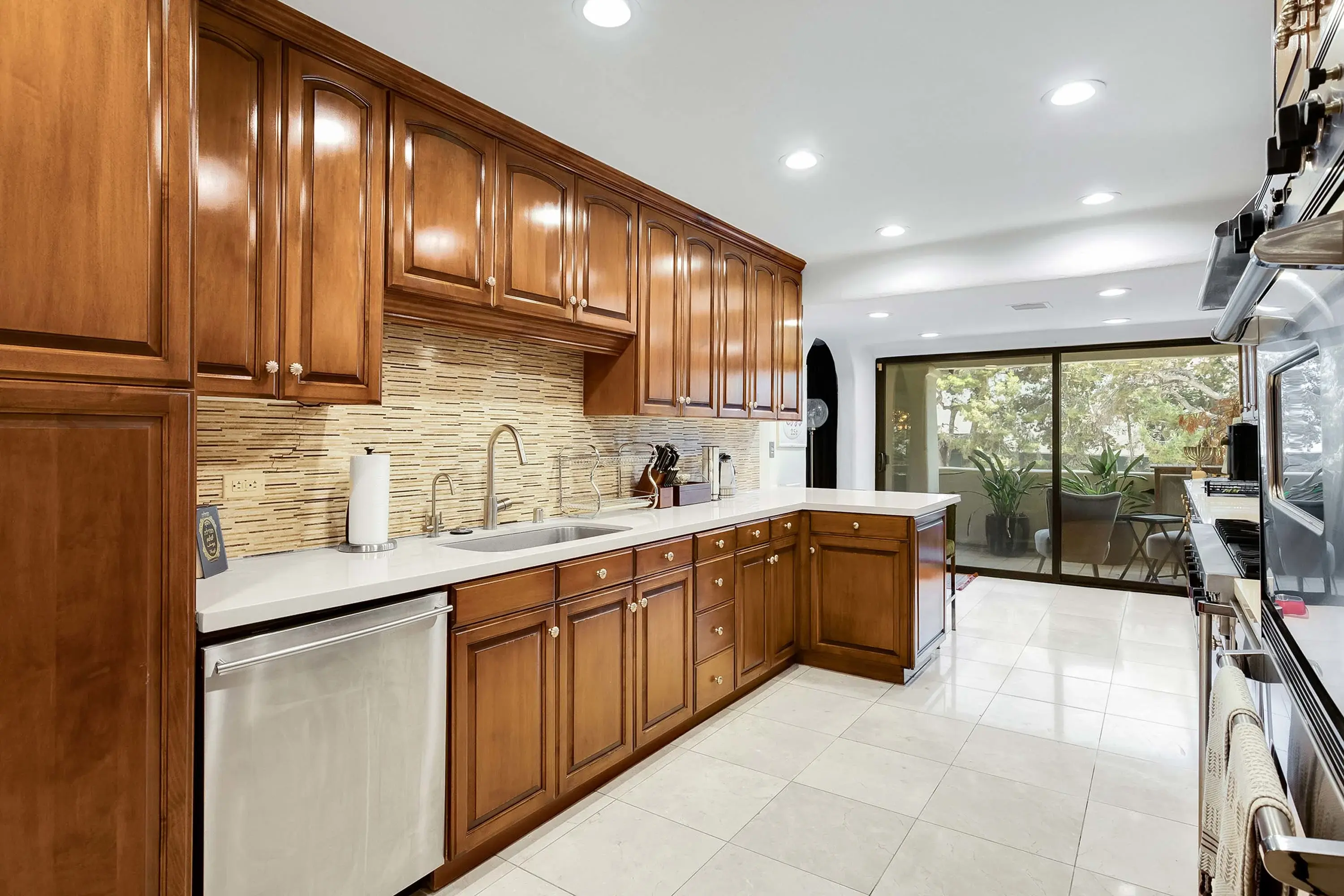 2178 Century Woods Way #40, Los Angeles, California 90067 - 3_-_IMG_36_qc9k9b