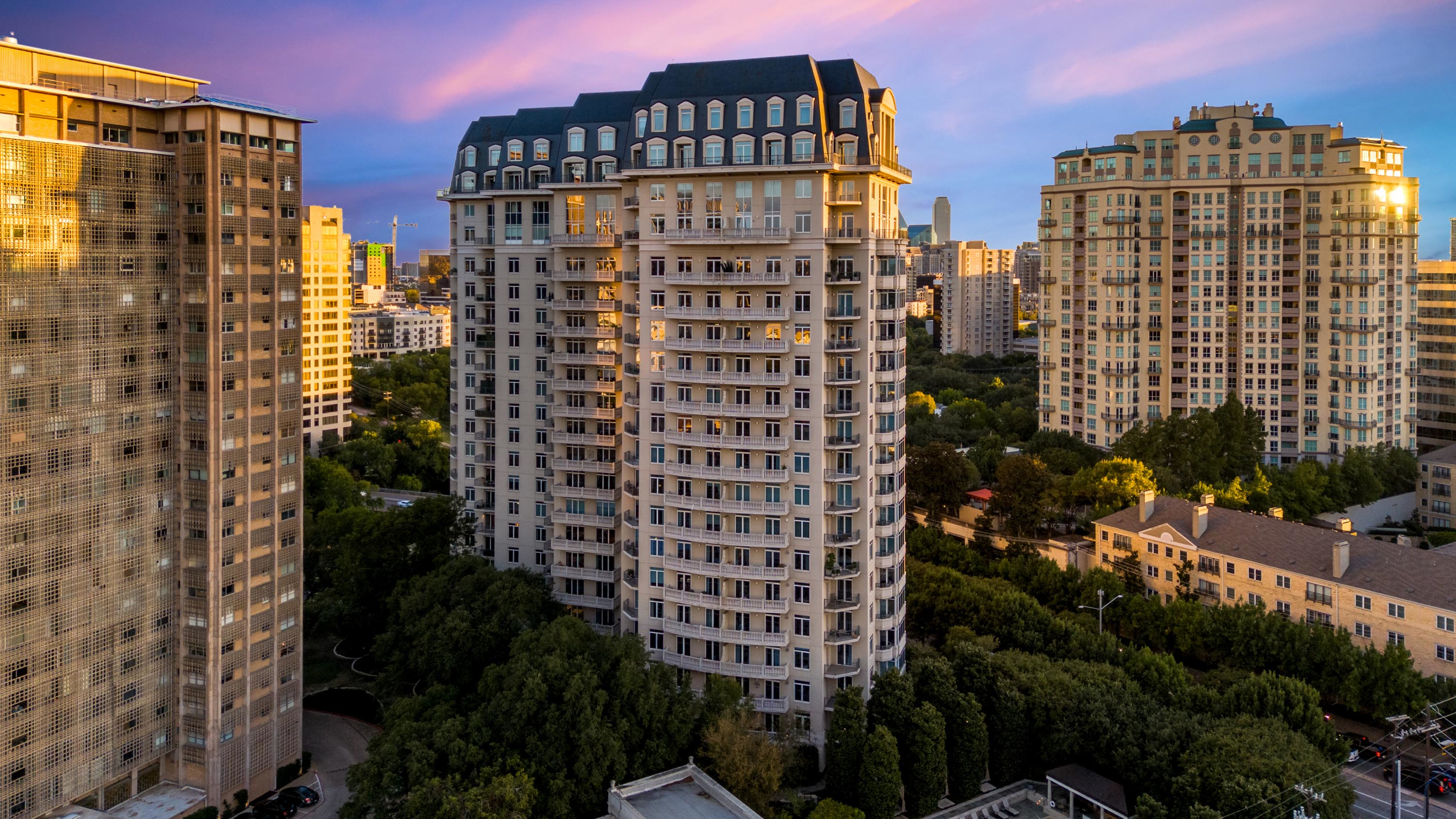 02 3505 Turtle Creek Blvd PH18C - Luxury Real Estate - Concierge Auctions