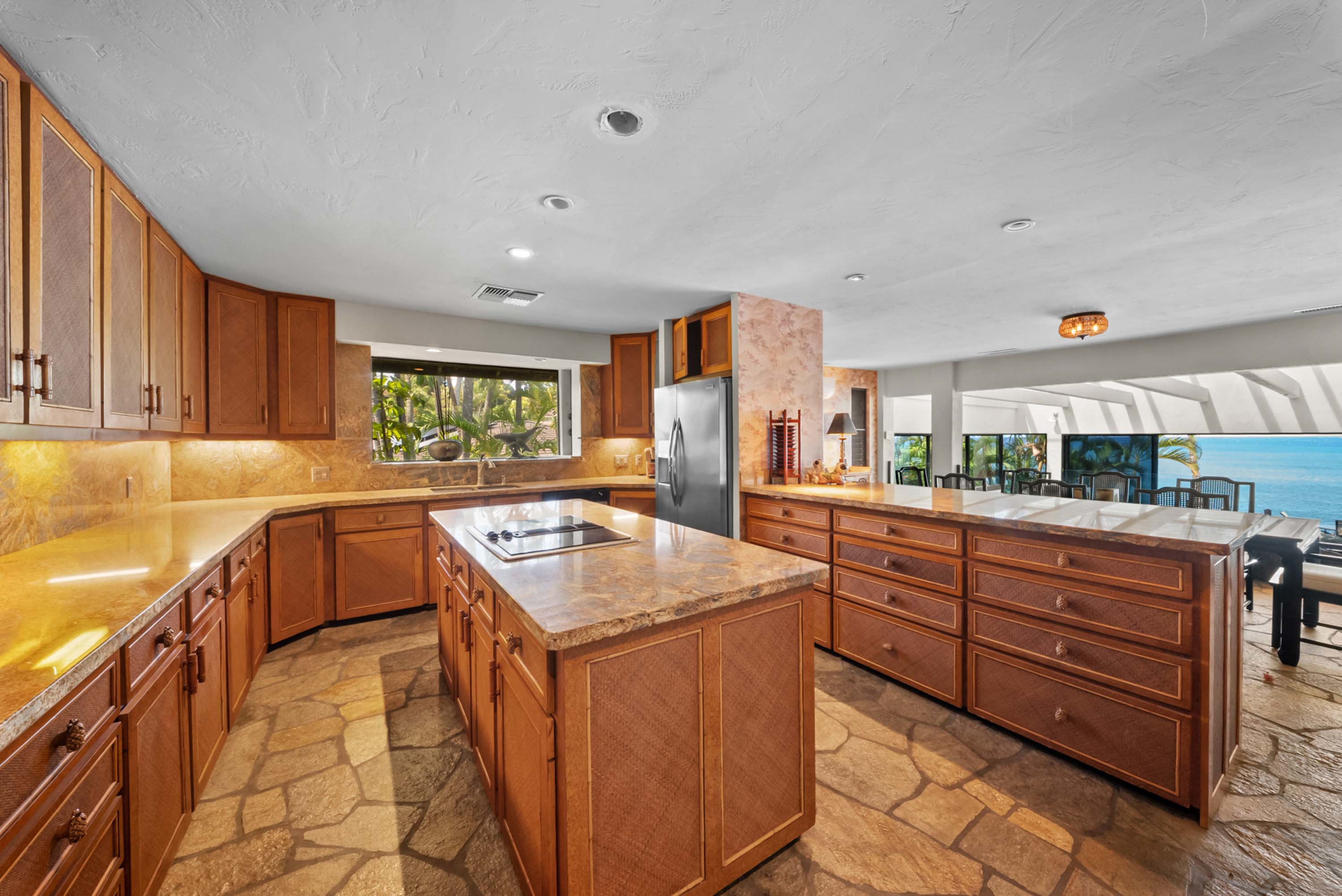 52 5163 and 5157 Lower Honoapiilani Rd, Lahaina, HI 96761 - Luxury Real Estate - Concierge Auctions