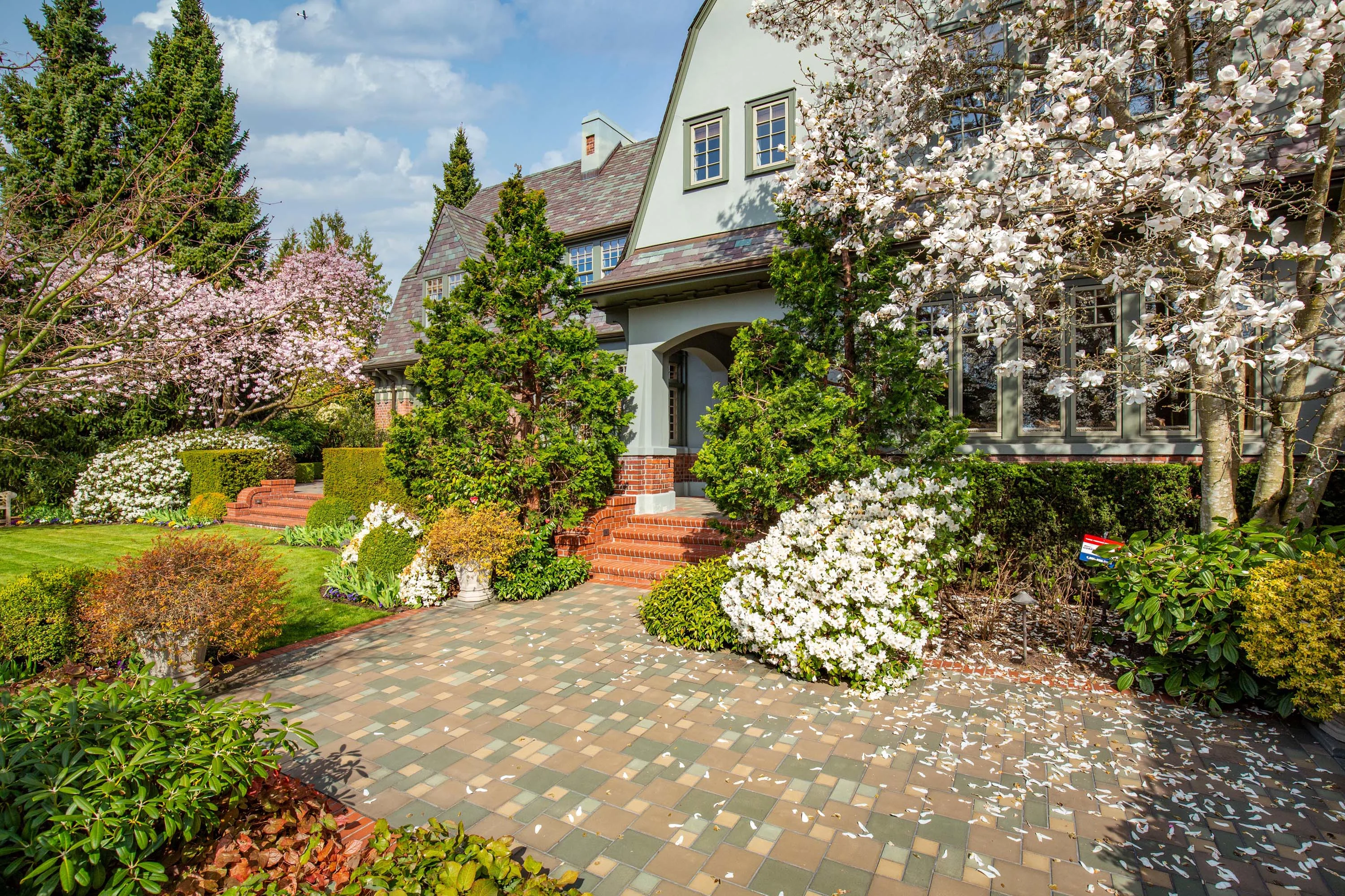 618 West Highland Drive, Seattle, Washington 98119 - 618-west-highland-drive-seattle-washington39_ratvhg