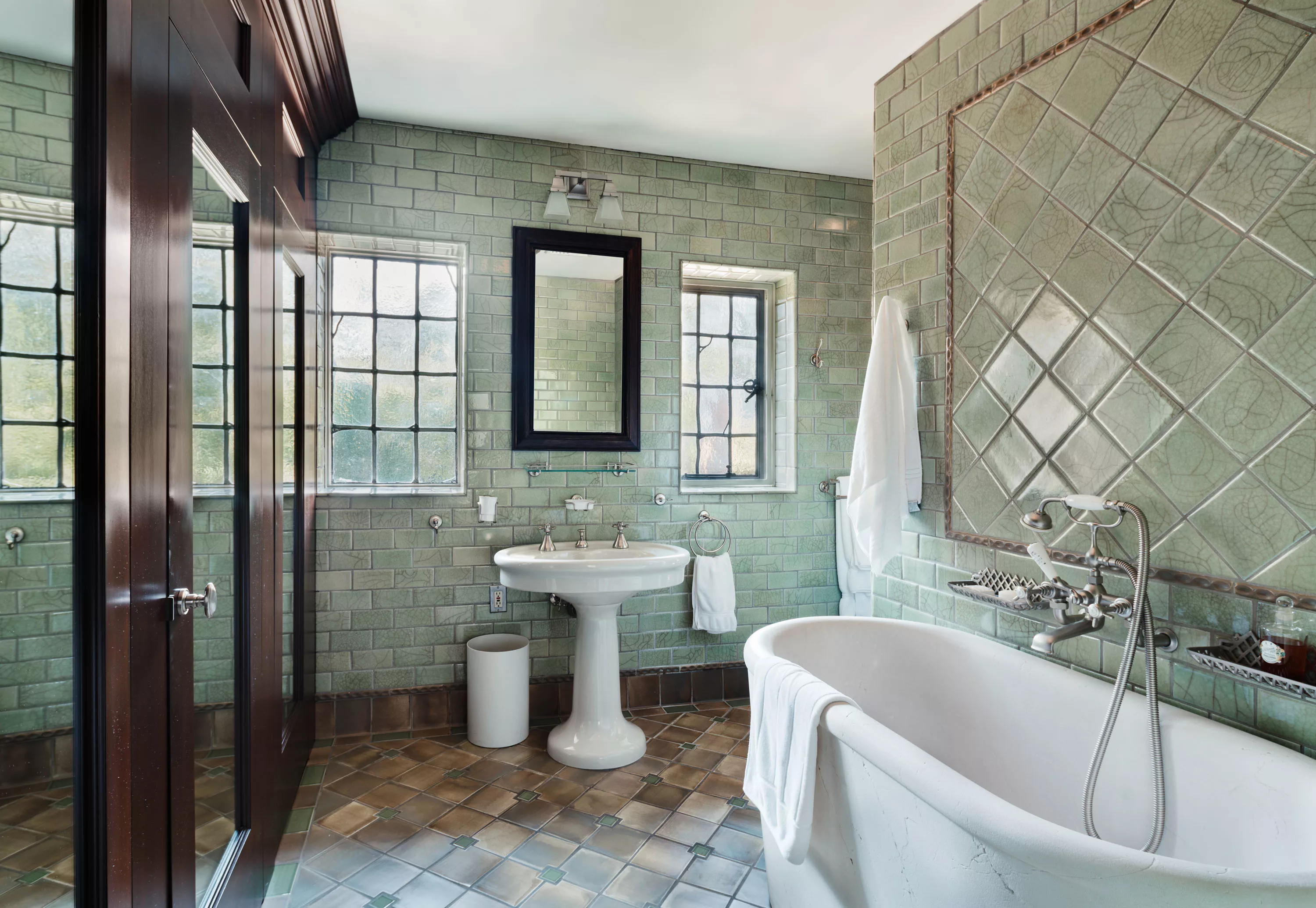 707 Weaver St., Larchmont, New York 10538 - 707-weaver-st-larchomont-ny-17-22-15-09-099_tyytgy