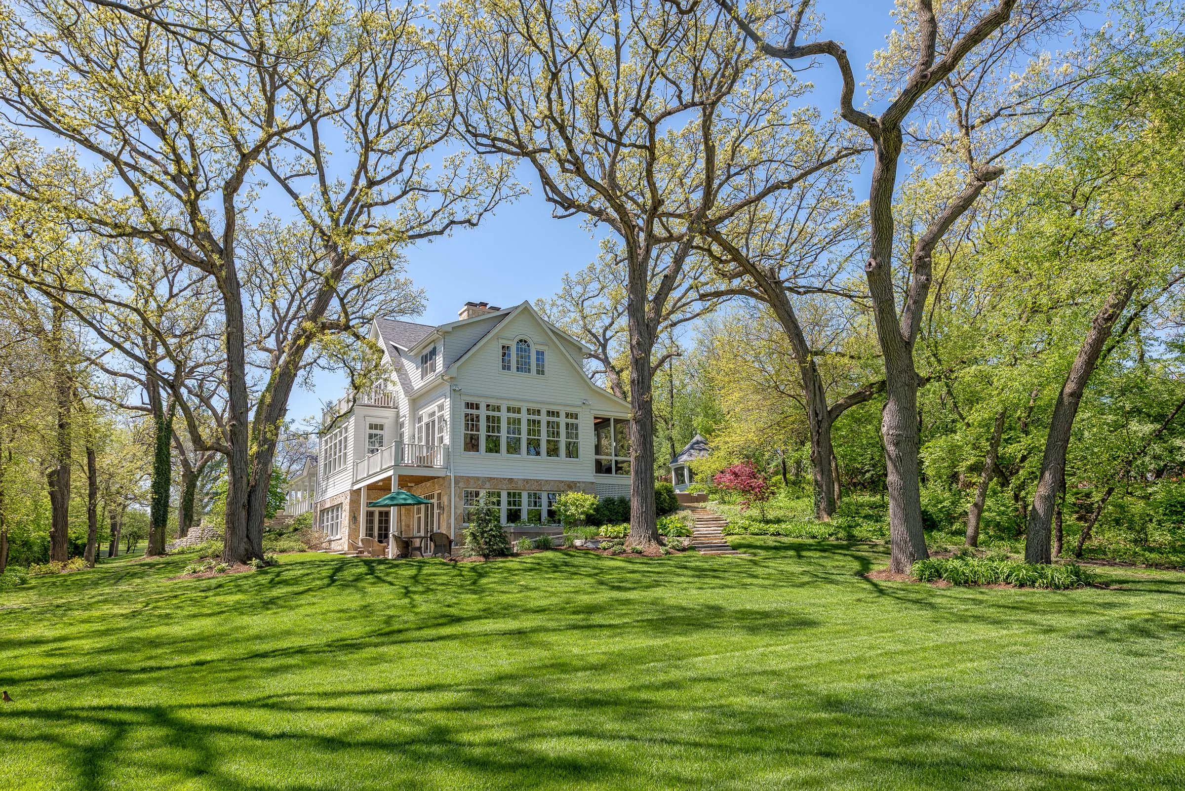 1S415 Sunnybrook Road, Near Chicago, Illinois 60137 - 1S415-sunnybrook-road-glen-ellyn-illinois_01_smdf2c