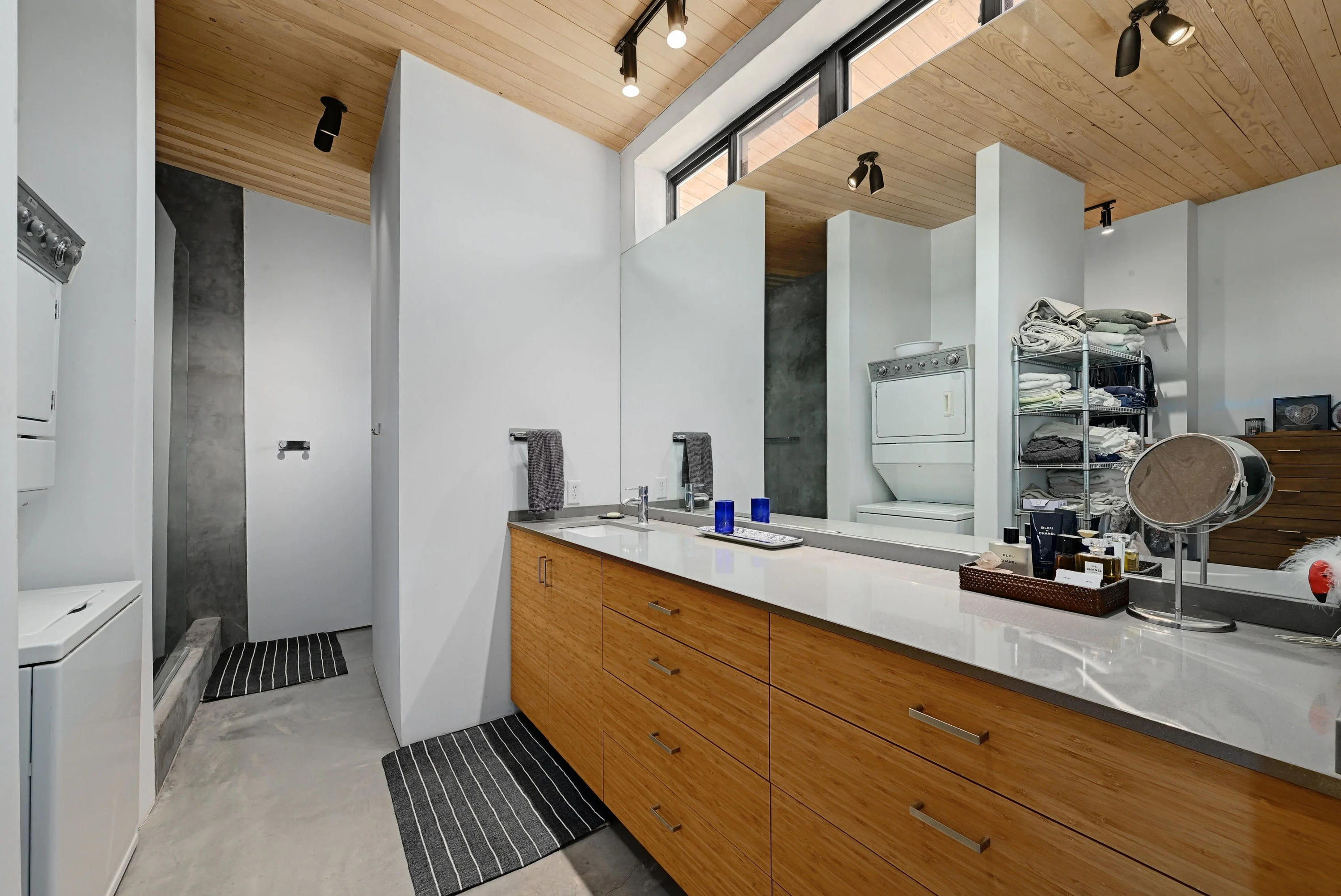 1104 N Alamito Street, Marfa, Texas 79843 - 1104-north-alamito-street-marfa-texas16_ozzas7