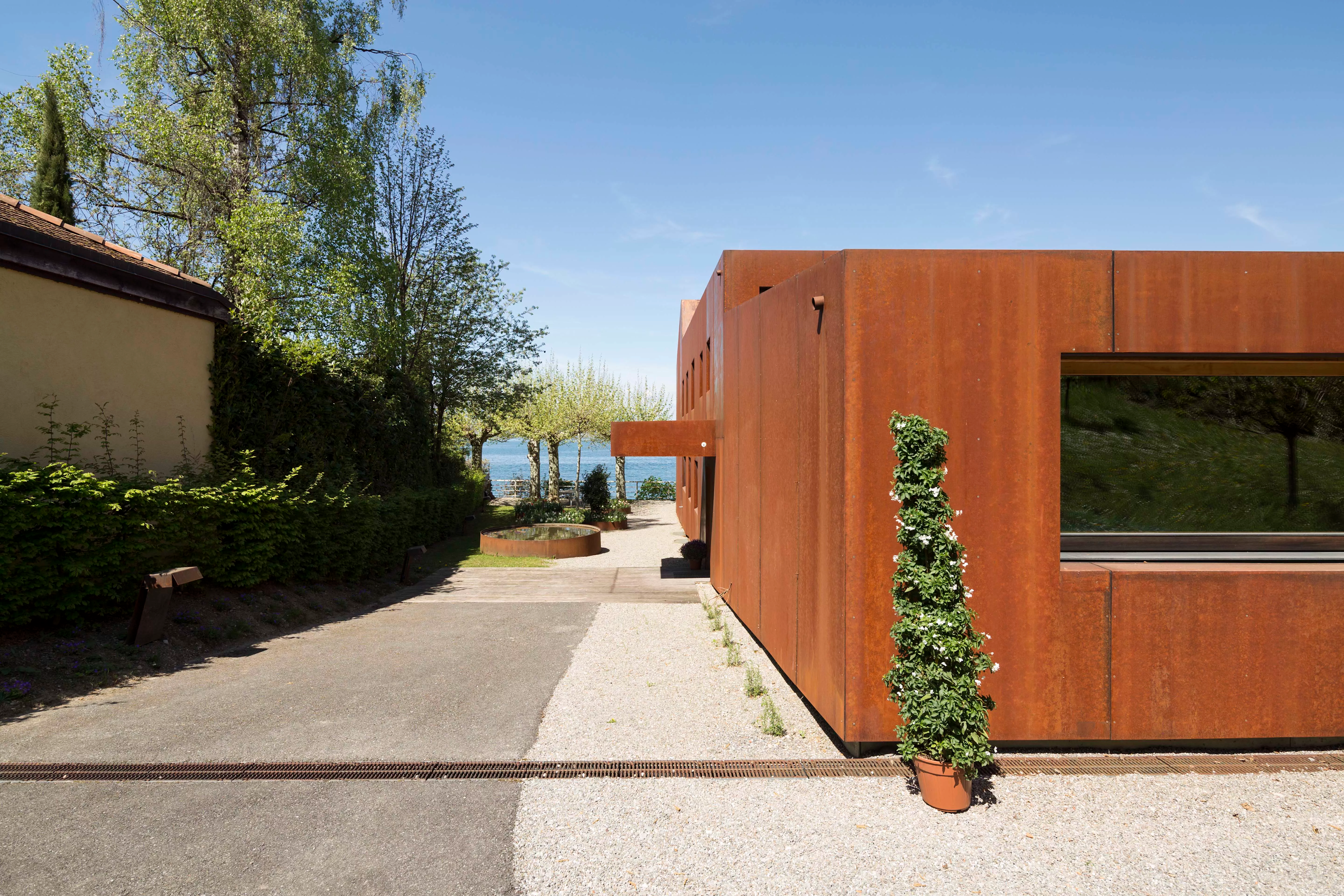 26, Avenue du General Leclerc, Near Evian, Auvergne-Rhône-Alpes 74200, France - casa-26-france31_yzona8