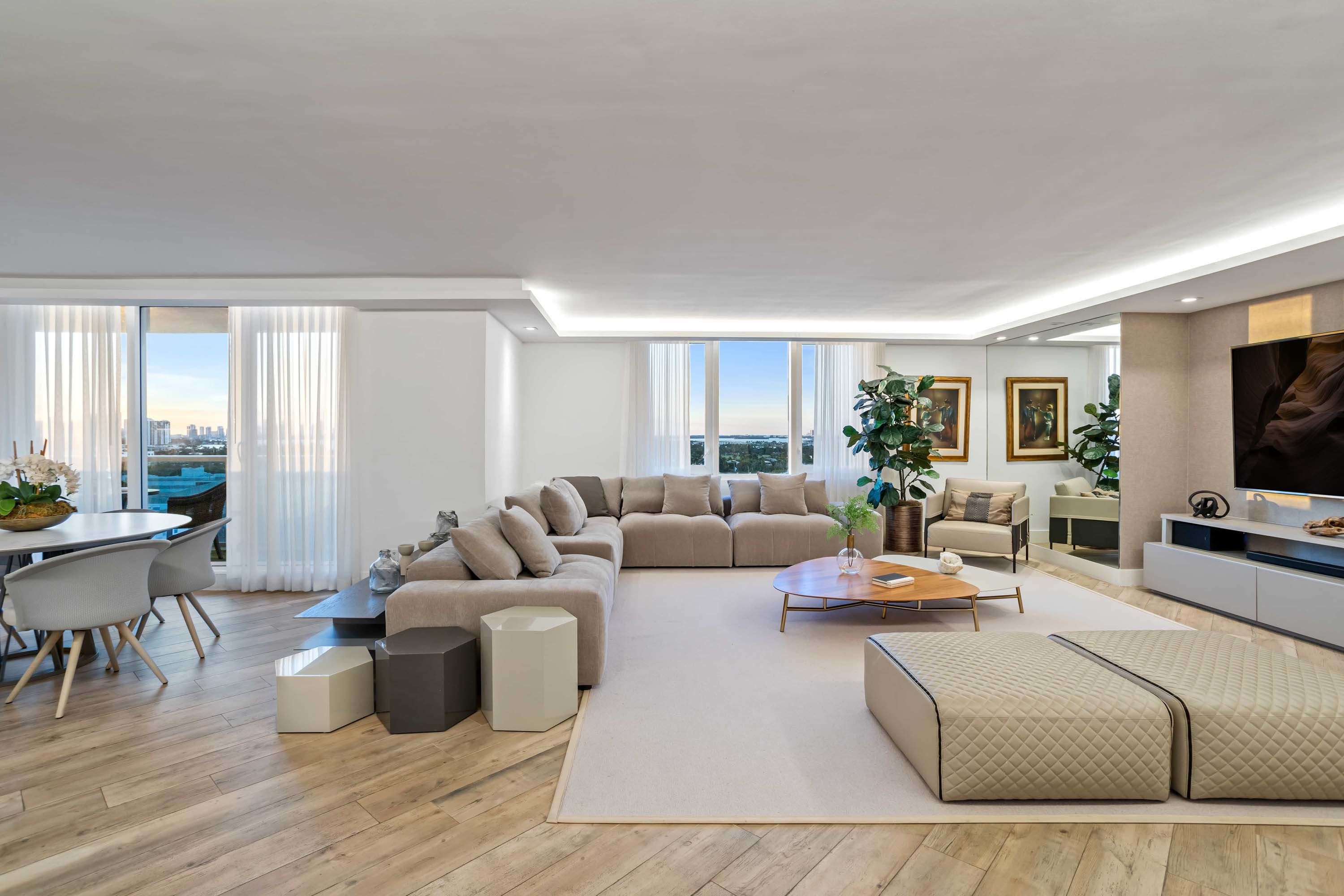04 2301 Collins Ave Apt 1432 - Luxury Real Estate - Concierge Auctions