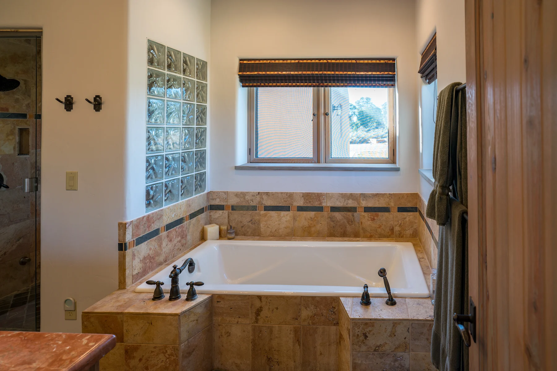 243 Spring Hollow Way, Durango, Colorado 81326 - 14_-__DSC9624-HDR_j00tnf