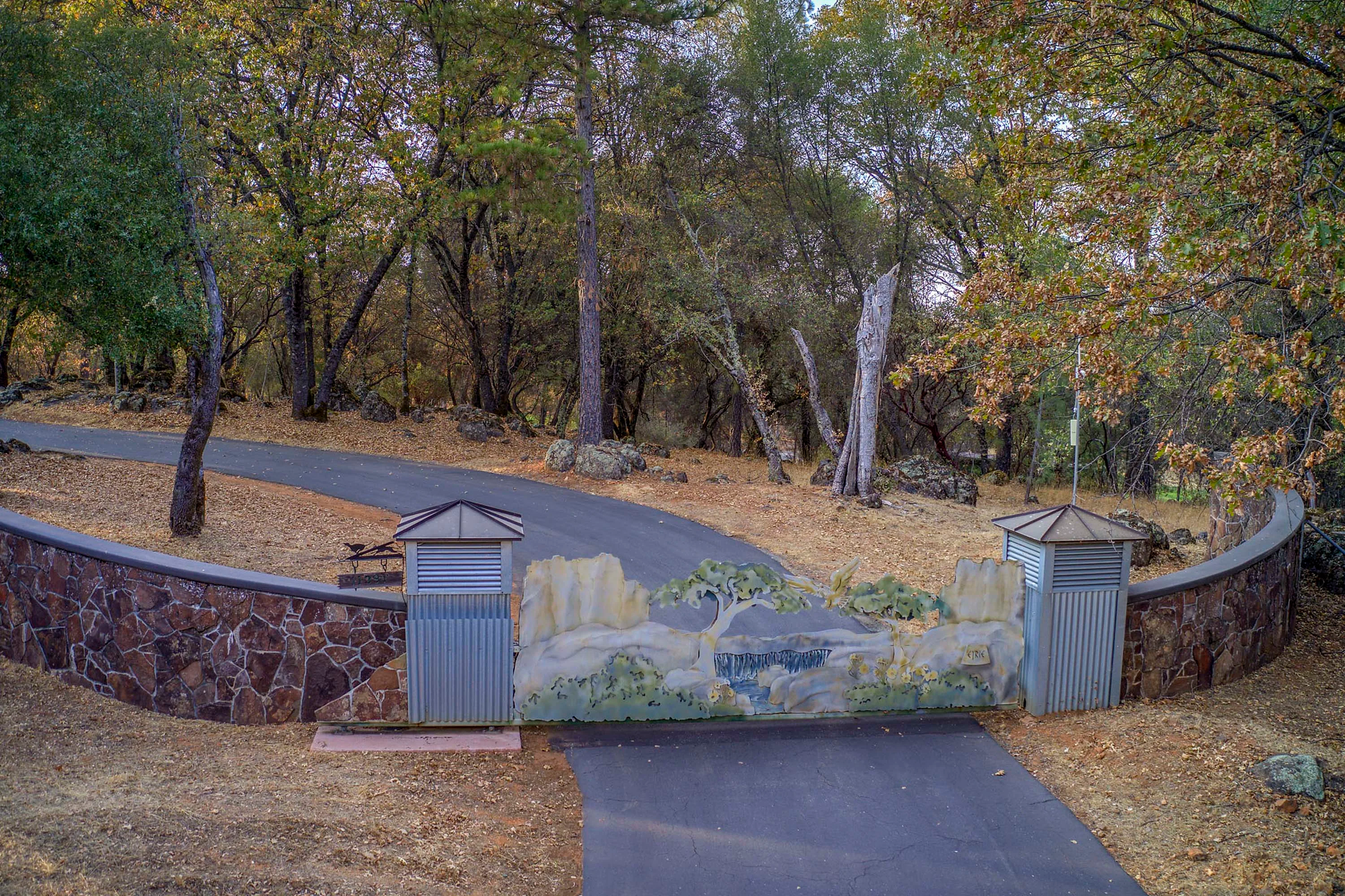 11391 Overhill Drive, Near Lake Tahoe, California 95602 - 11391-overhill_02_ryl8ge