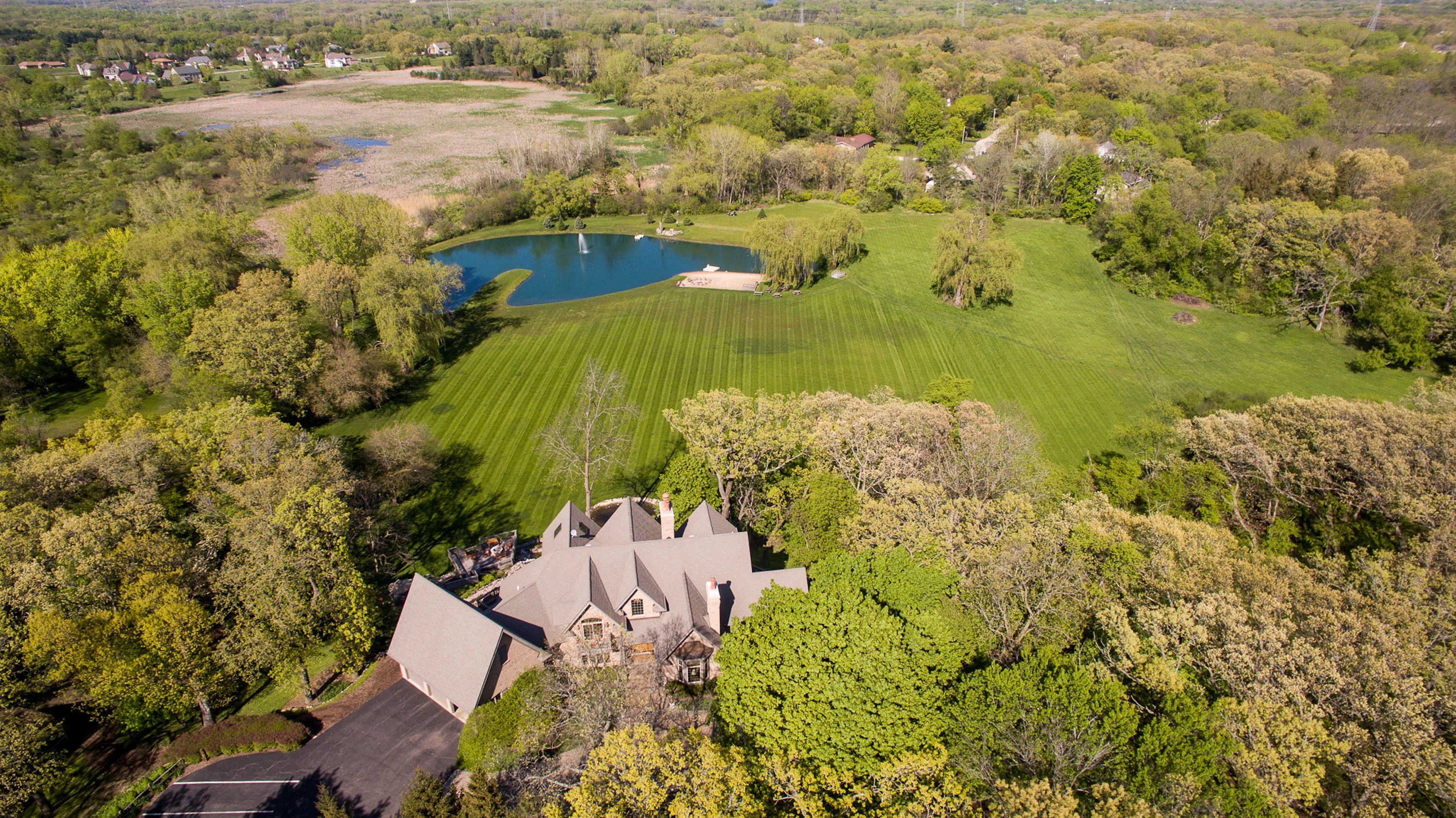 2780 Nish Road, Crystal Lake, Illinois 60012 - 2780-nish-road-crystal-lake-illinois33_jcdagq