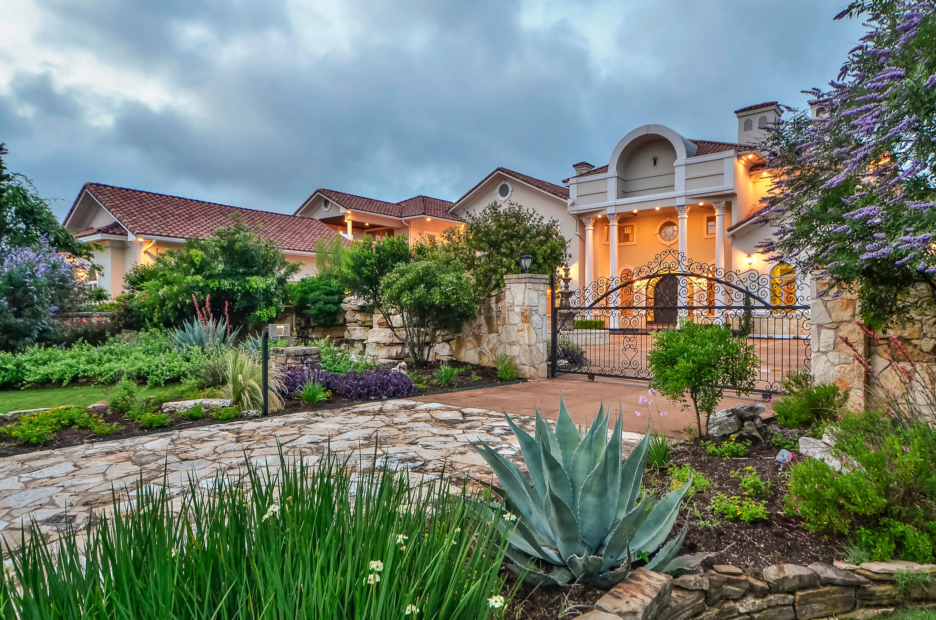 7500 Escala Dr., Austin, Texas 78735 - 7500-escala-dr-austin-tx-02-27-02-10-1010_vfh7oy