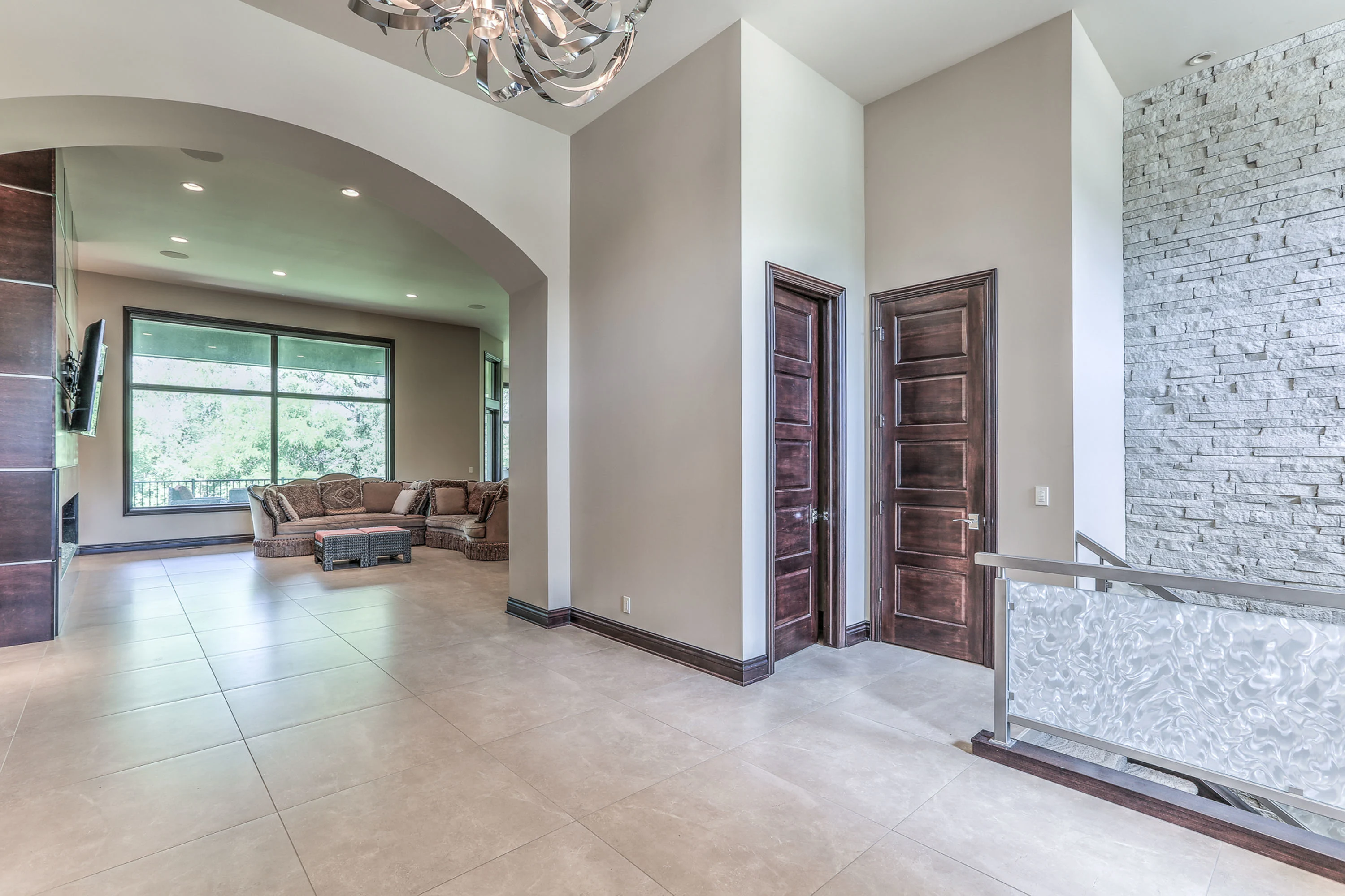 17445 Valley Drive , Omaha, Nebraska 68130 - 17445-valley-drive-omaha-nebraska04_zbxx81
