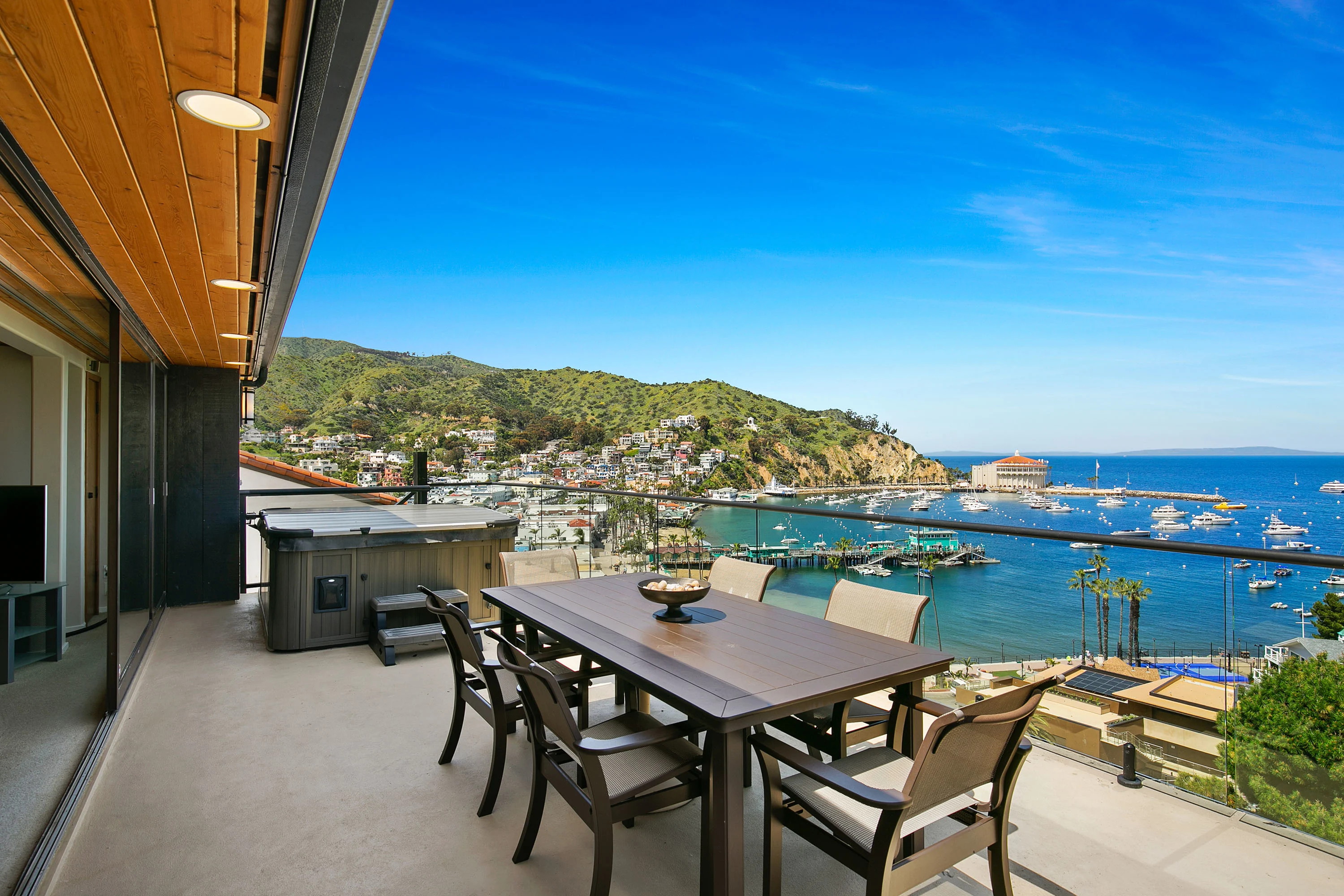 166 Middle Terrace, Avalon, Santa Catalina Island, California 90704 - 166-middle-terrace-santa-catalina-island-avalon-california04_kuh41r