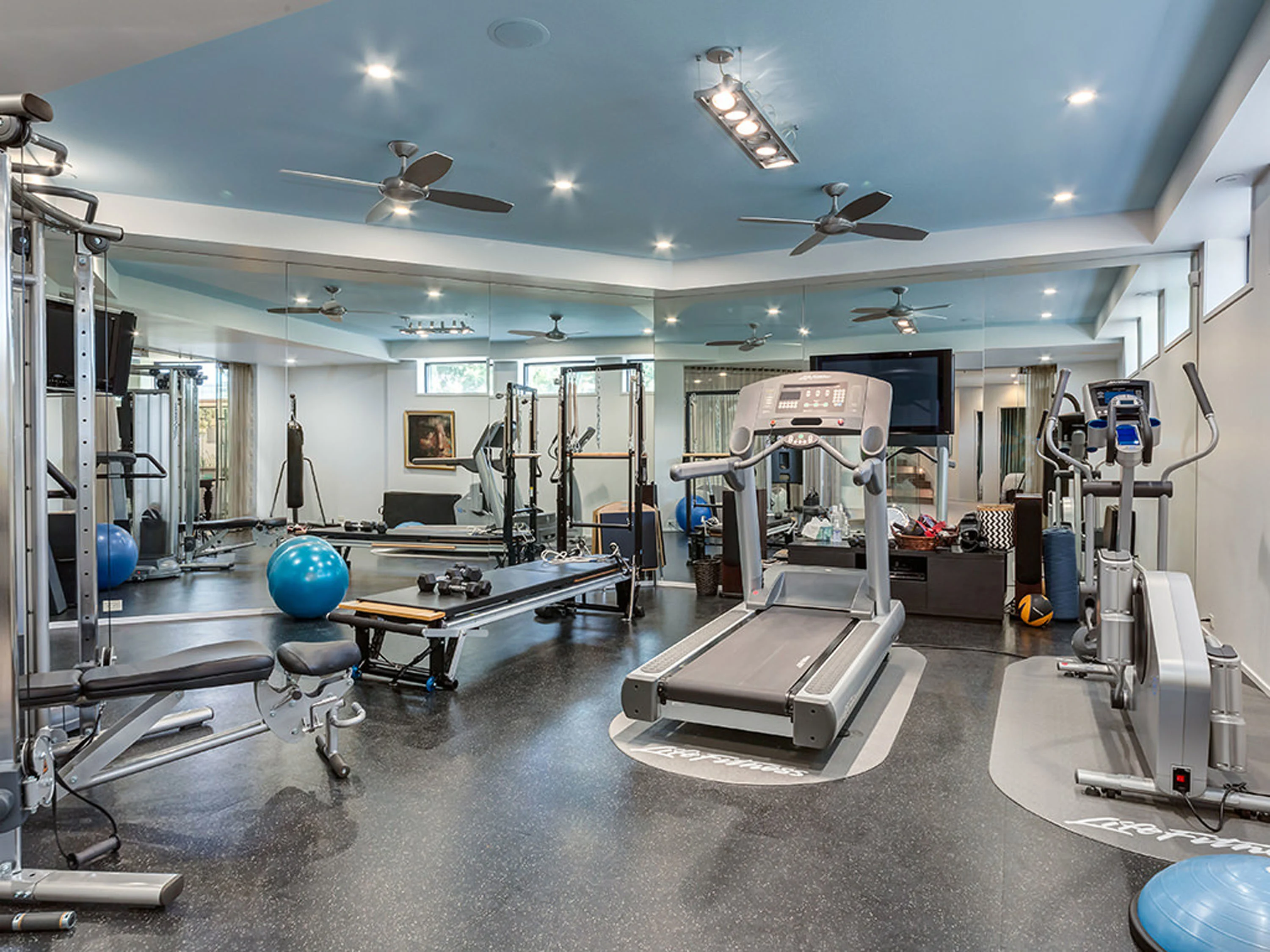102 Crescent Road NW, Calgary, Alberta T2M 3Z9, Canada - 102-crescent-road-north-west-calgary-alberta-canada43_fw7y3u