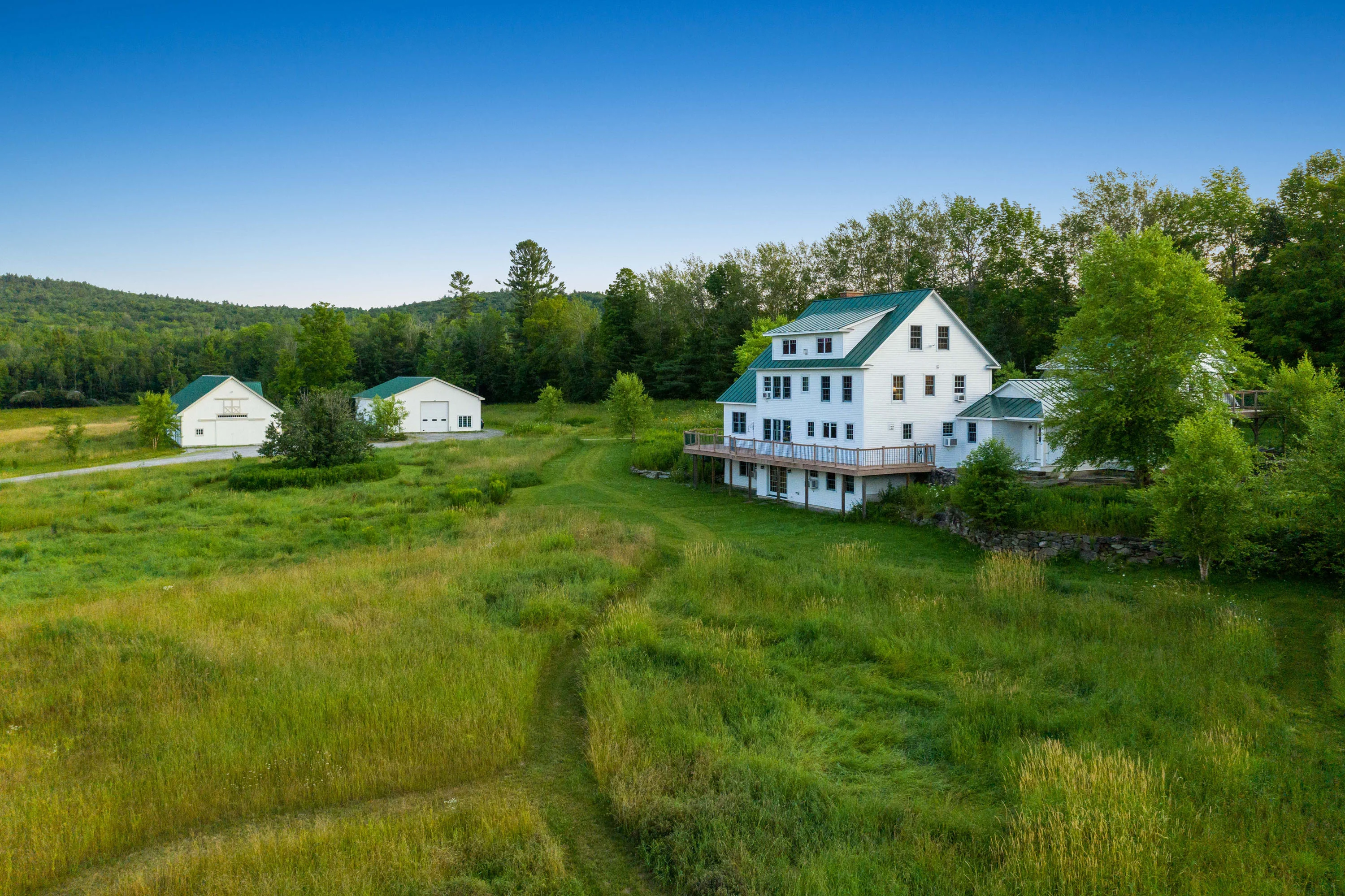 Black Dog Farm, 593 Lear Hill Rd, Dartmouth - Lake Sunapee Region, New Hampshire 03773 - black-dog-farm-593-lear-hill-rd-near-sunapee-new-hampshire-02_wgqayp