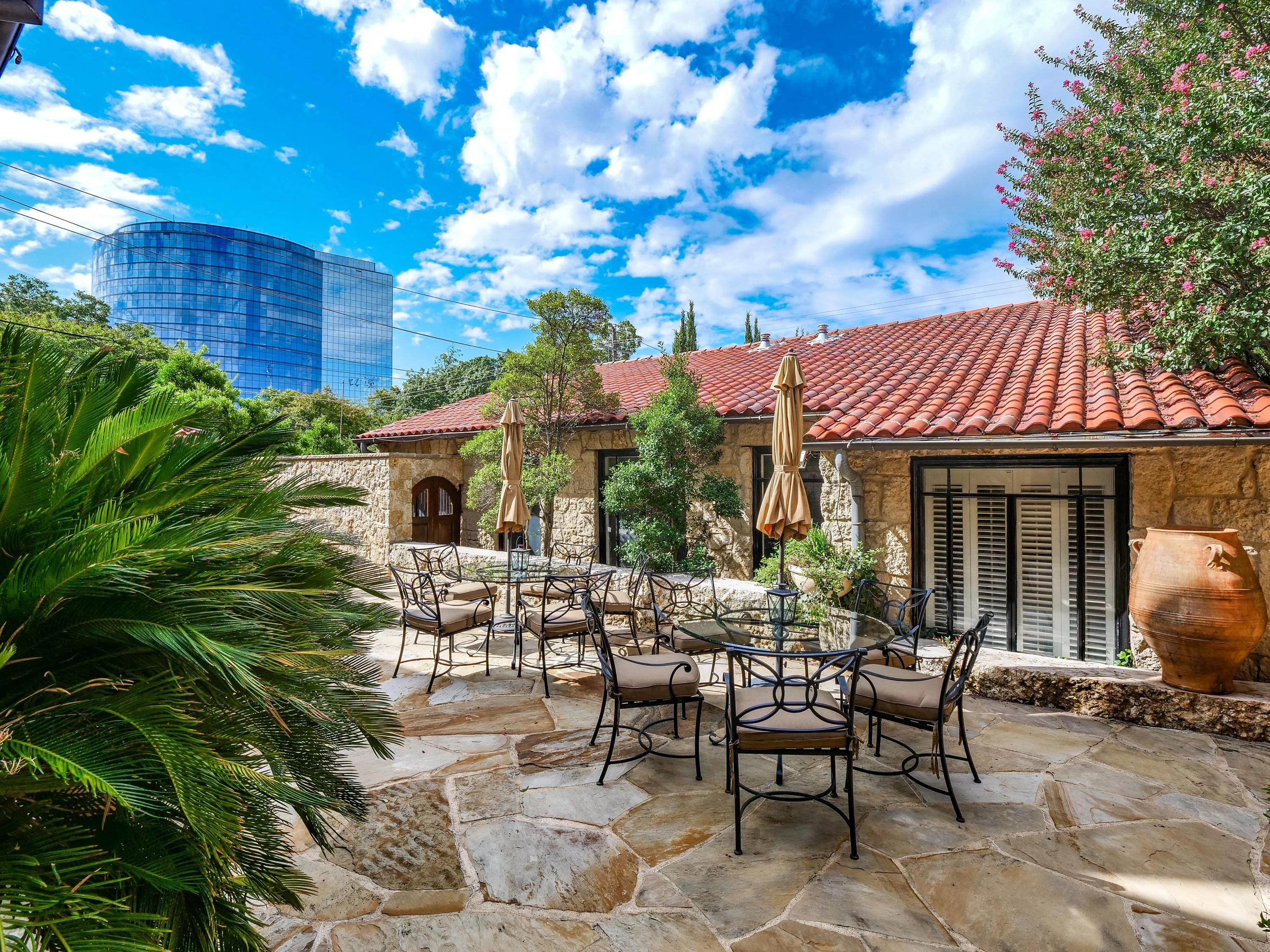 2505 Welborn Street, Turtle Creek, Dallas, Texas 75219 - 2505-welborn-street-dallas-texas39_vwsy2u