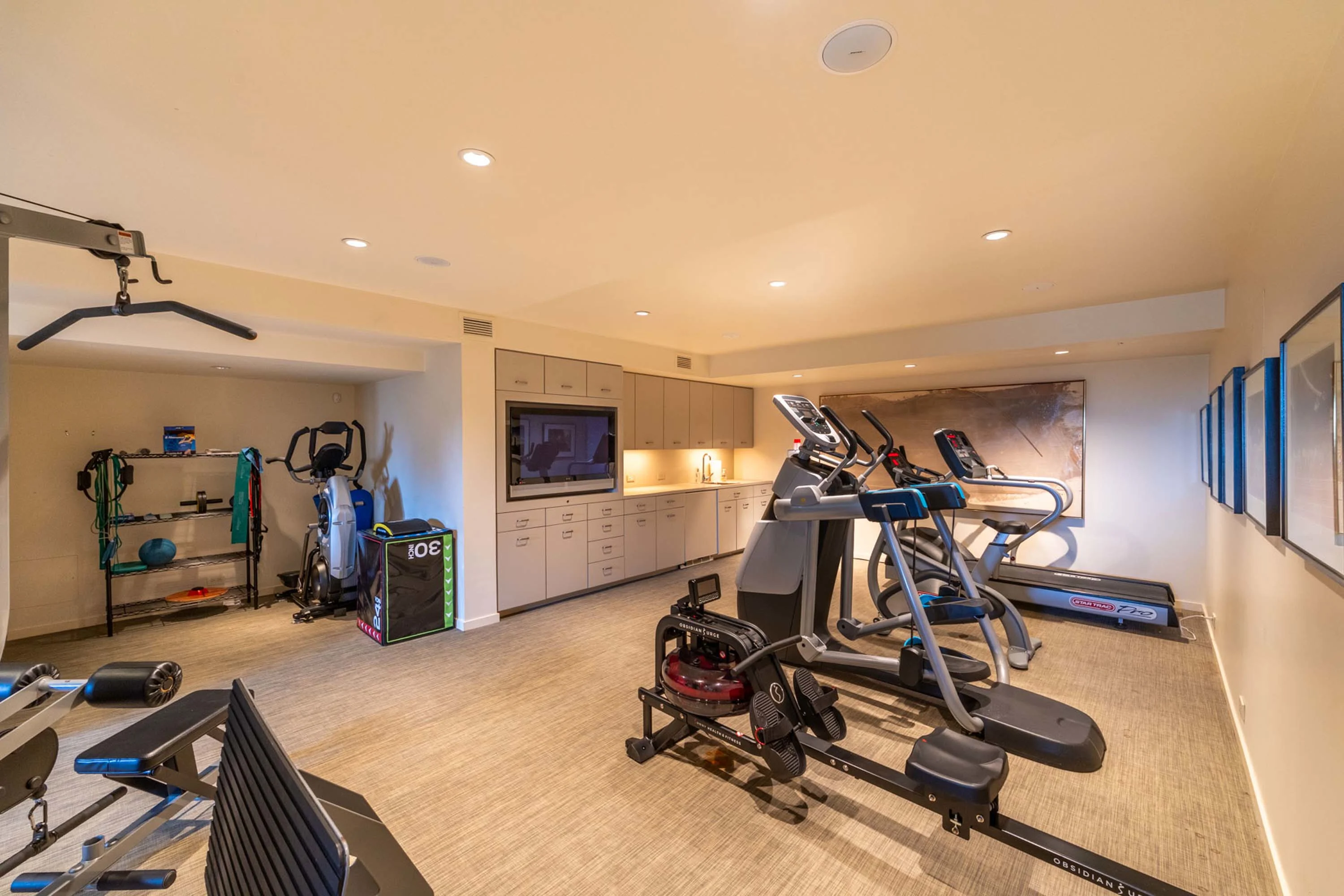 Chilmark House | 8 Snail Road, Chilmark, Martha's Vineyard, Massachusetts 02535 - 36_-_Gym_y6oczj