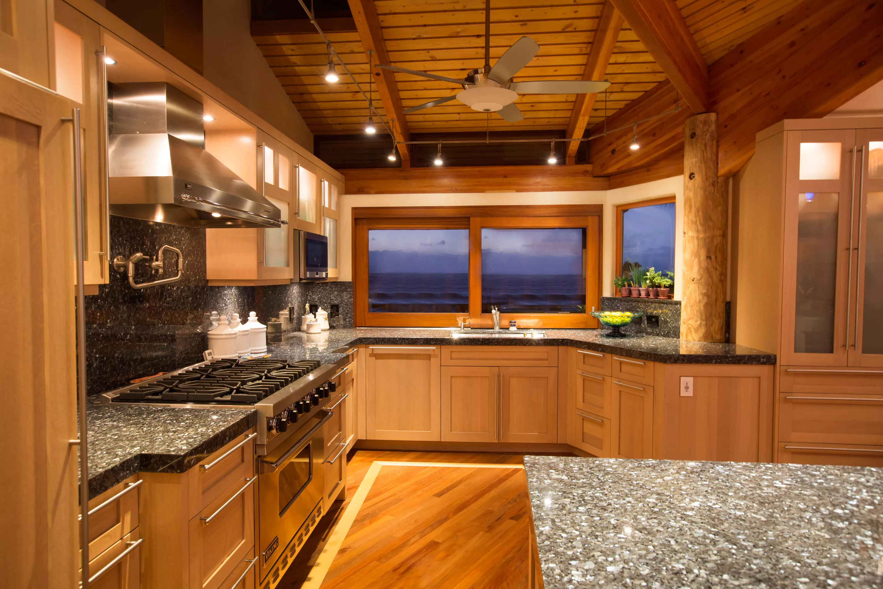27 Lae Place, Paia, Maui, Hawaii 96779 - 27-lae-place-paia-hawaii-9677914_vvbigv