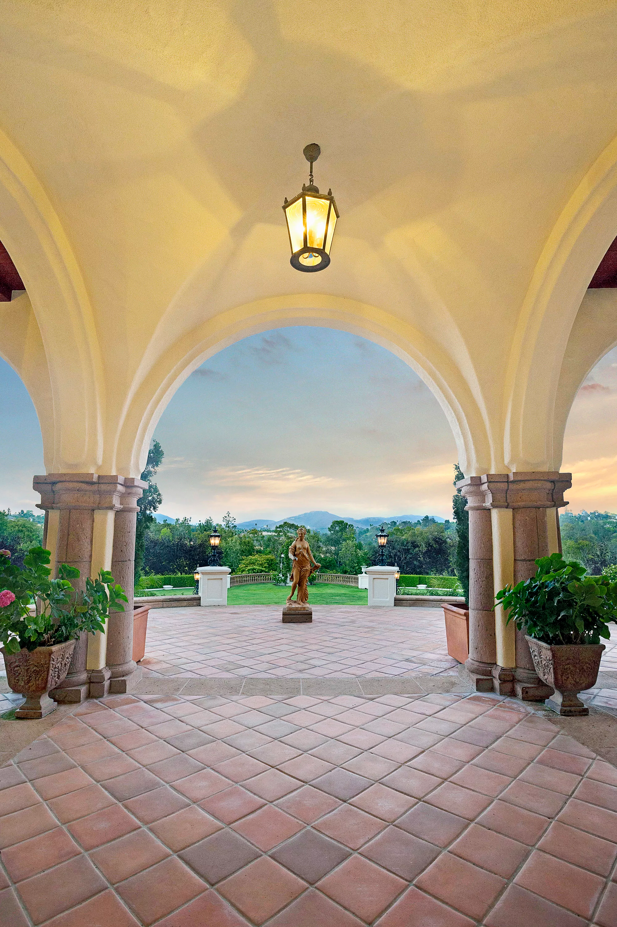 5425 Los Mirlitos Street, Rancho Santa Fe, California 92067 - el-milagro-5425-los-mirlitos-rancho-santa-fe-ca-luxury-real-estate-32_iang2o