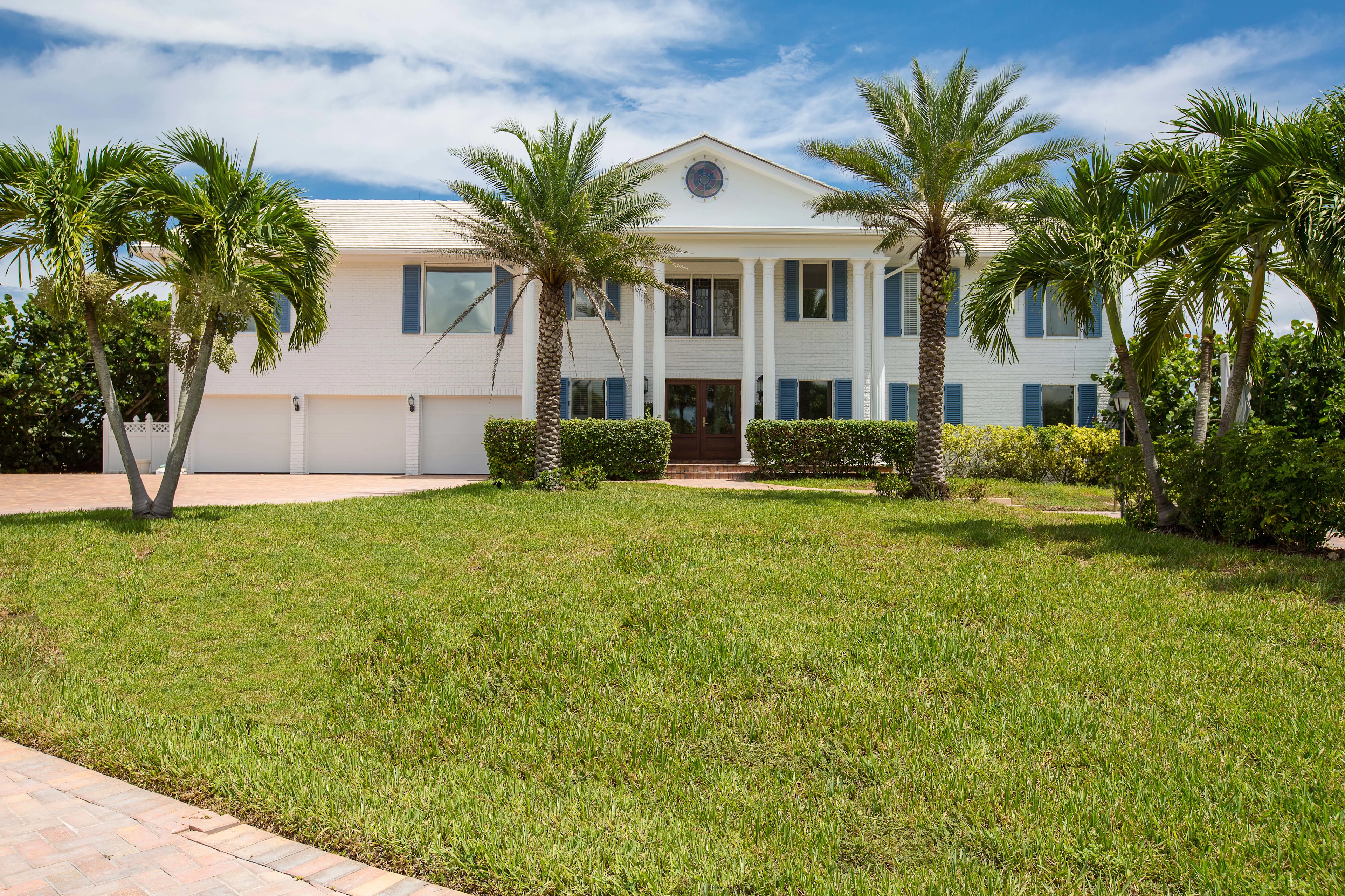908 Holoma Drive, Vero Beach, Florida 32963 - 908-holoma-drive-vero-beach-florida02_tunsua