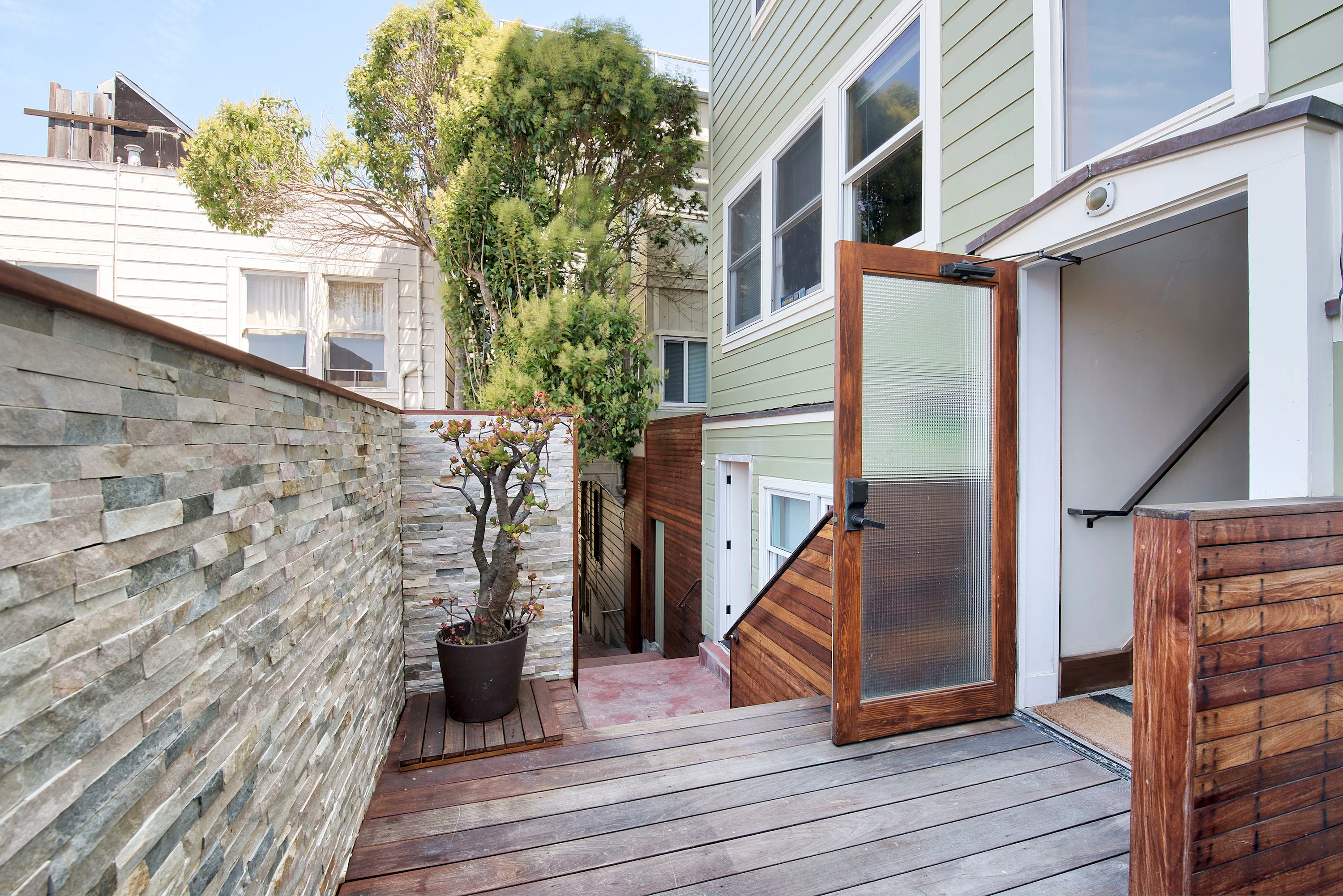 10 Reno Place, San Francisco, California 94133 - 10-reno-place-san-francisco-california02_oebxkz