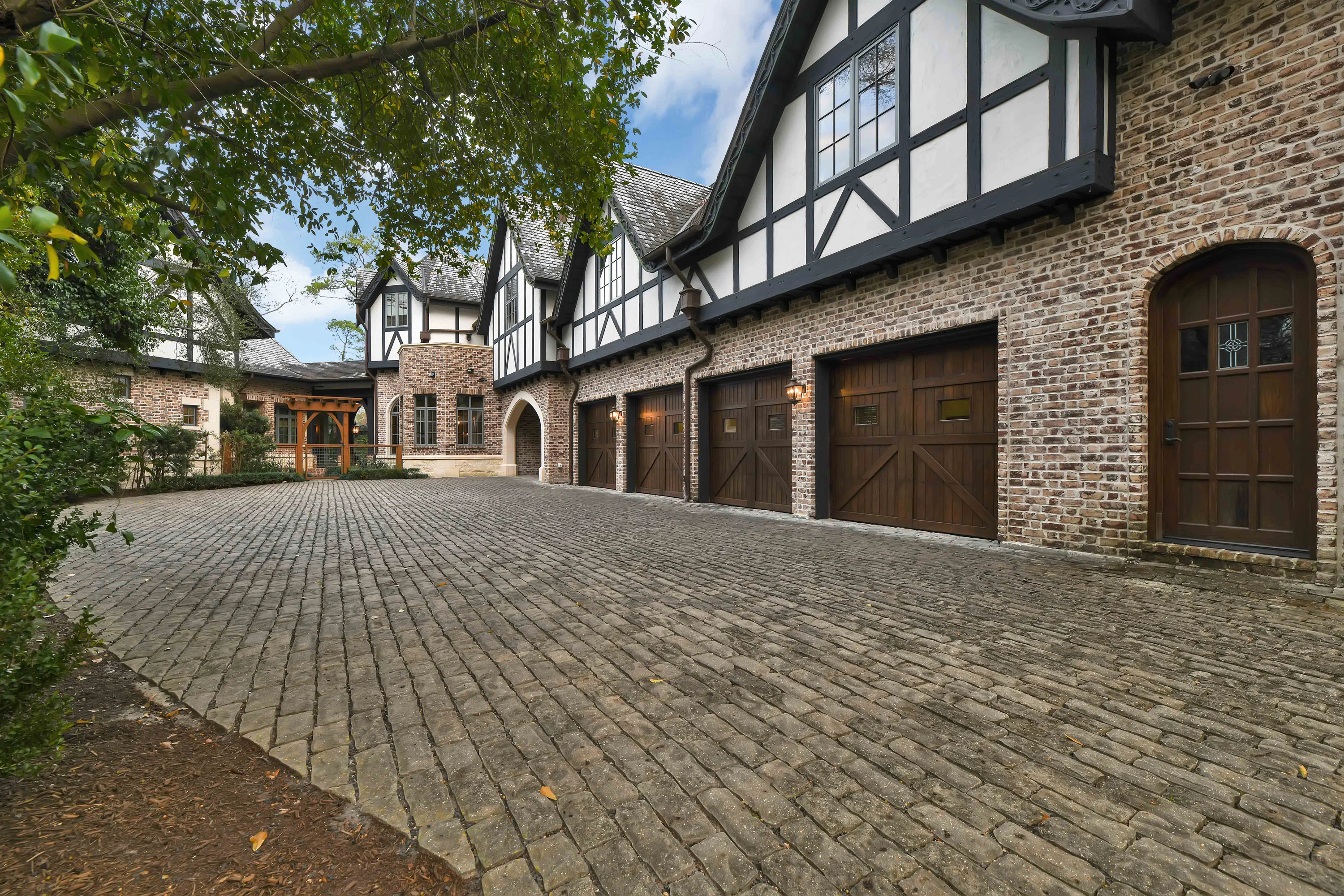 3996 Iverness Drive, Houston, Texas 77019 - 3996-inverness-drive-houston-texas40_hvgk4s