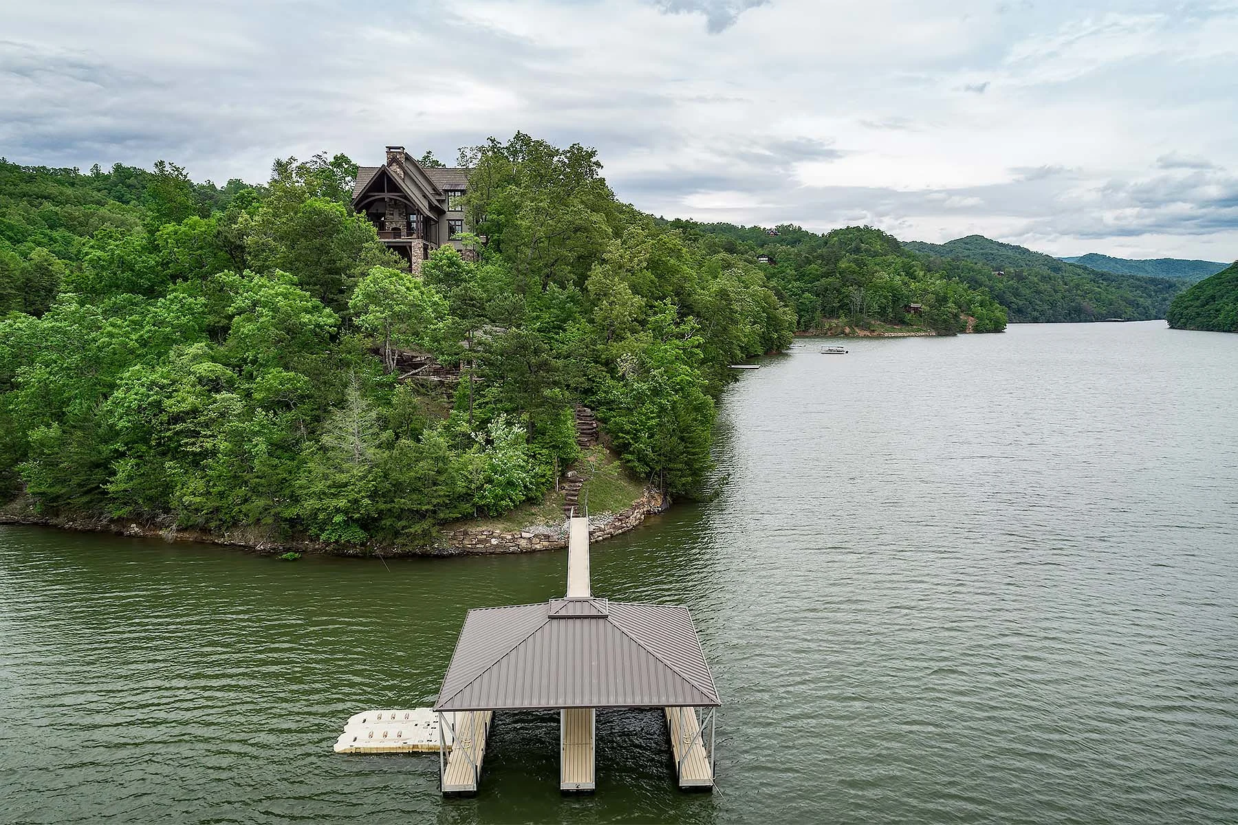 410 Lakewood Drive, Smoky Mountains, North Carolina 28713 - 410-lakewood-drive-bryson-city-north-carolina46_vctqsz