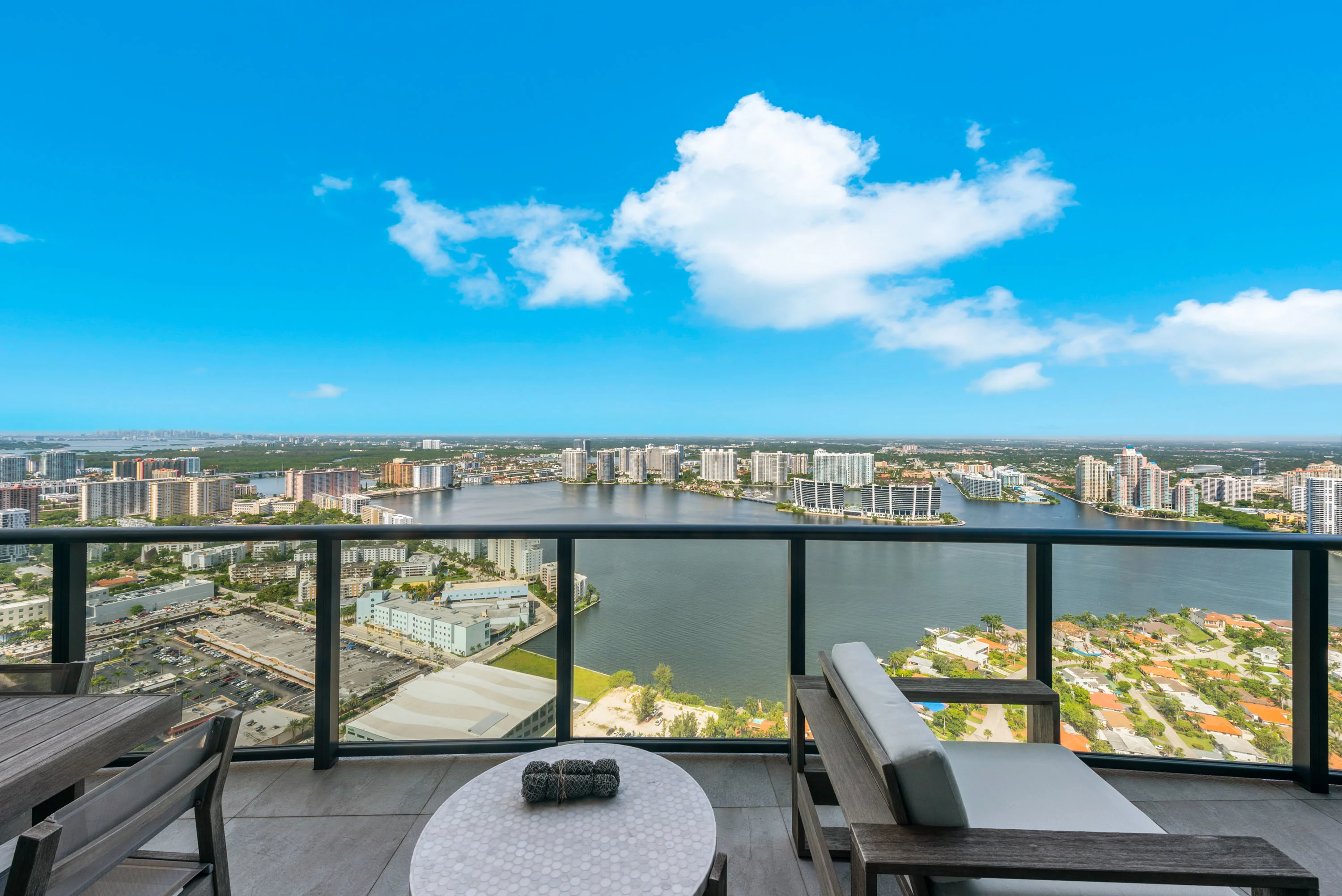 18555 Collins Ave, Apt 4603, Porsche Design Tower, Miami, Florida 33160 - 18555-collins-avenue-apartment-4603-sunny-isles-beach-florida36_at3bvn